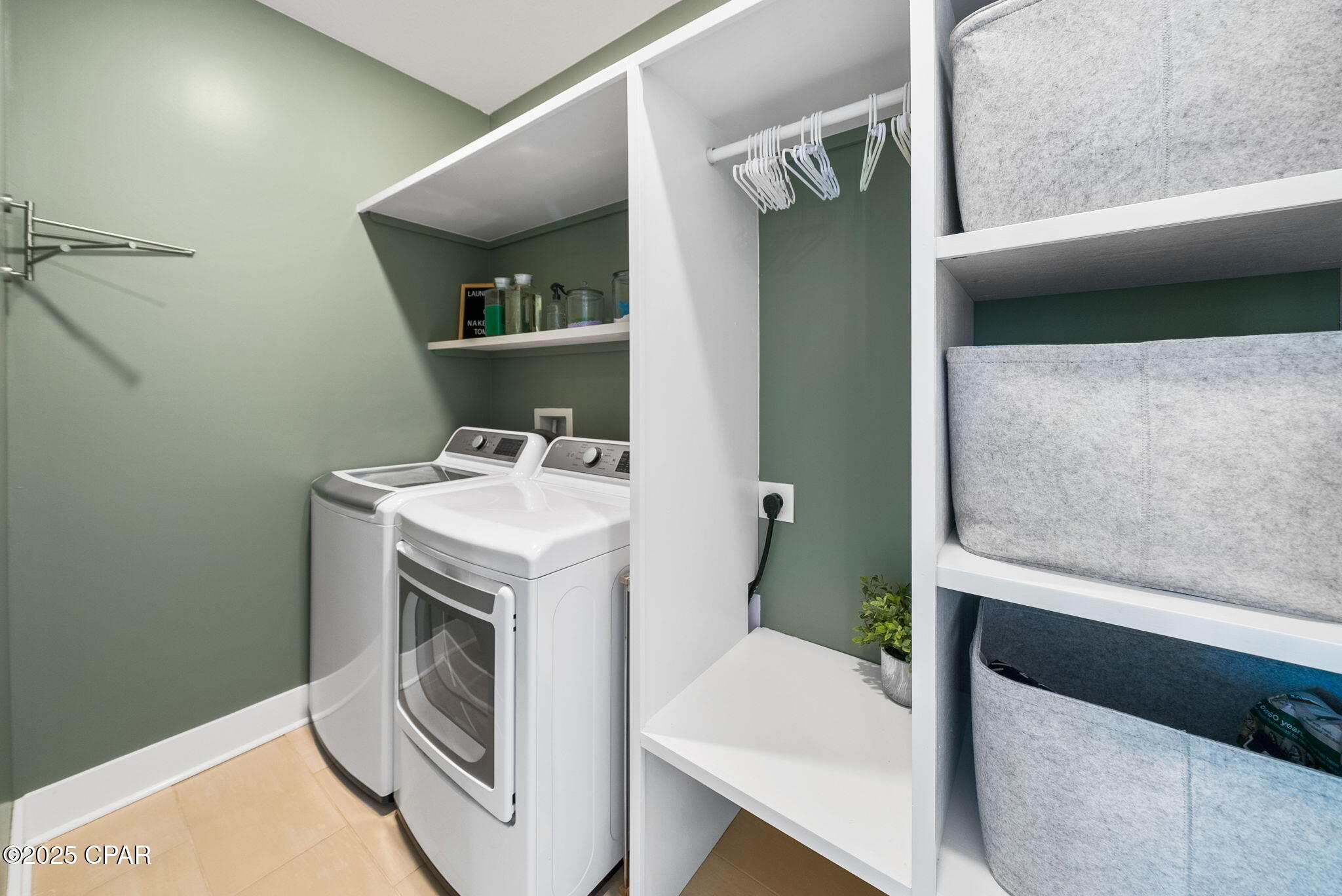 1604 N Discovery Loop