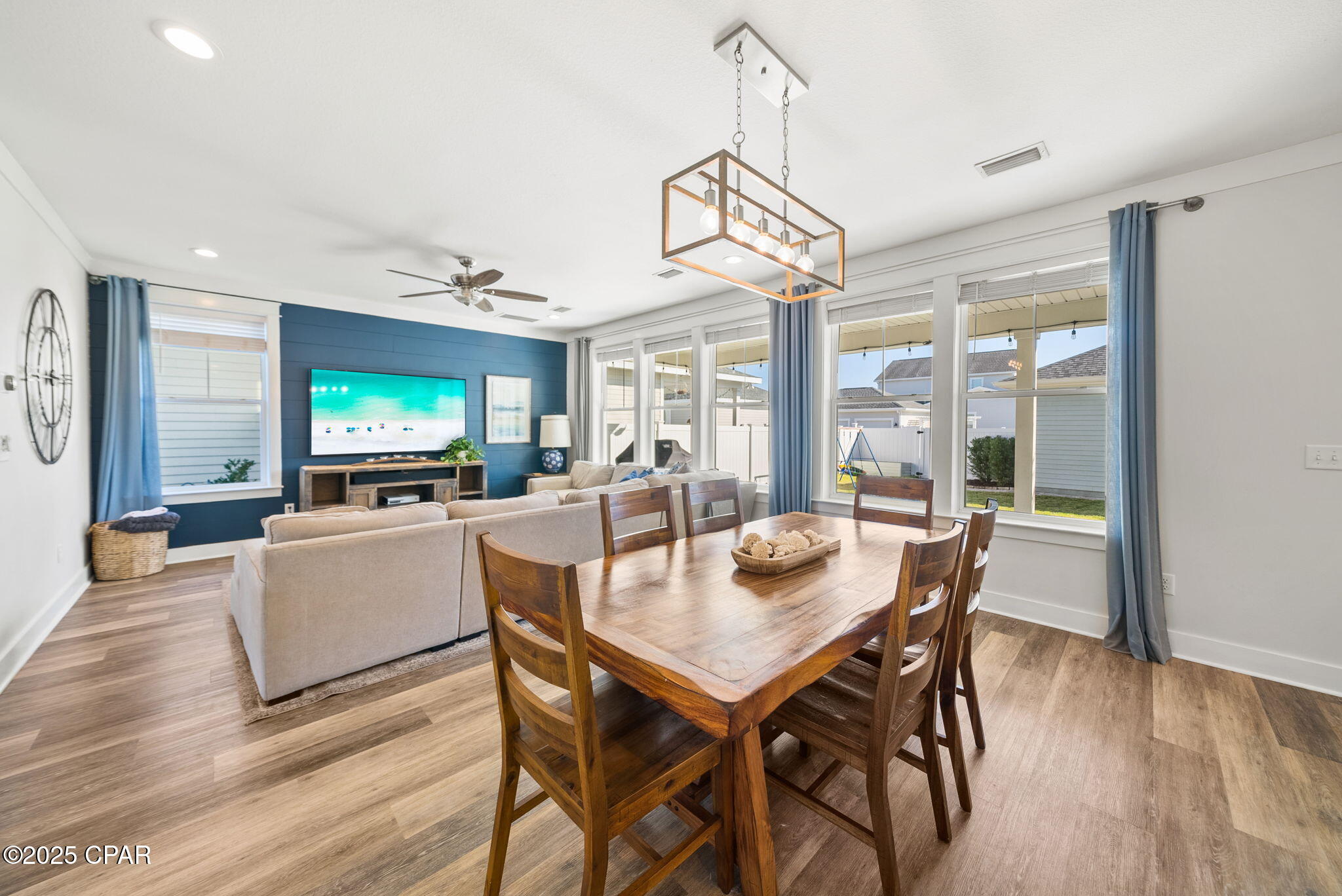 1604 N Discovery Loop