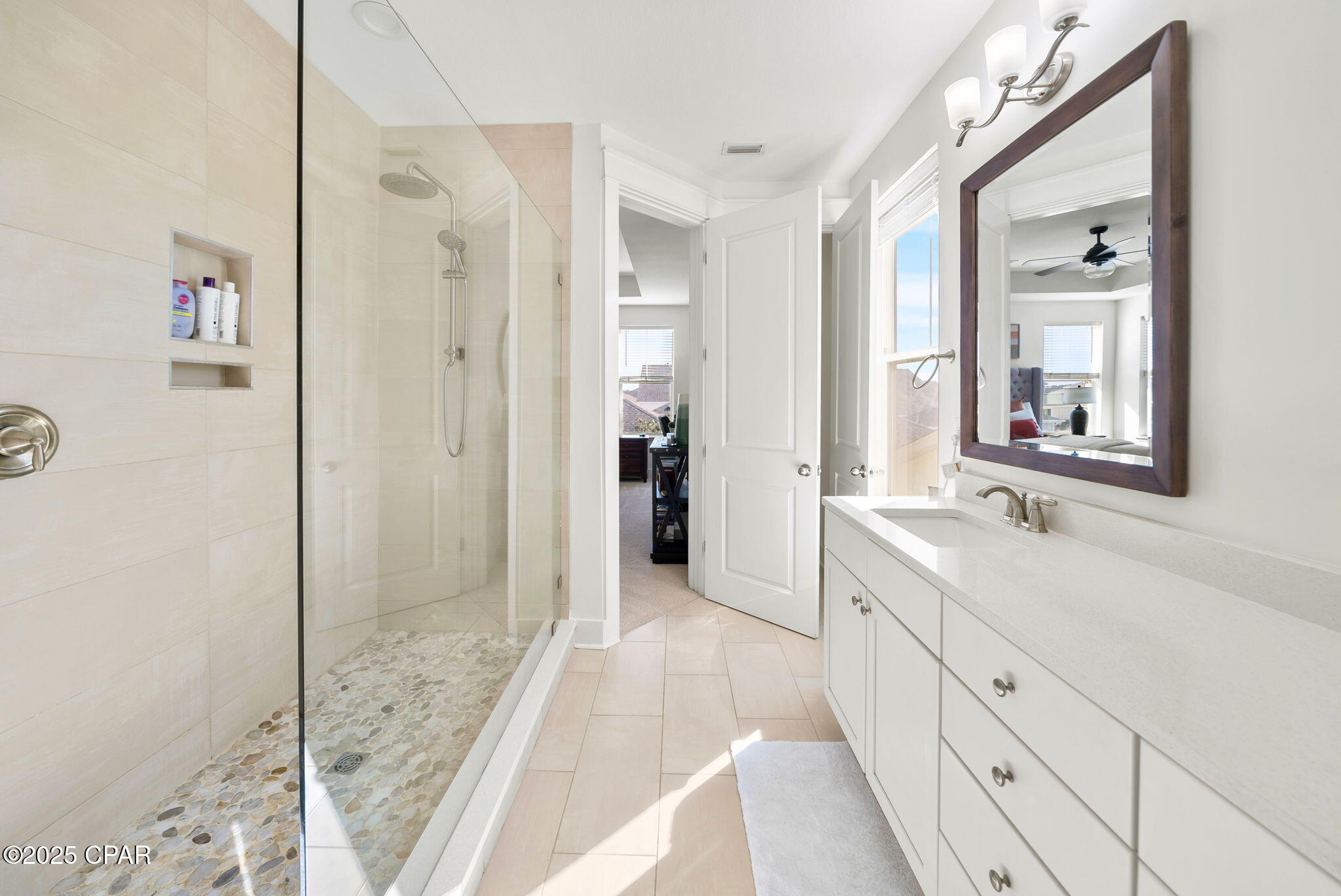 1604 N Discovery Loop