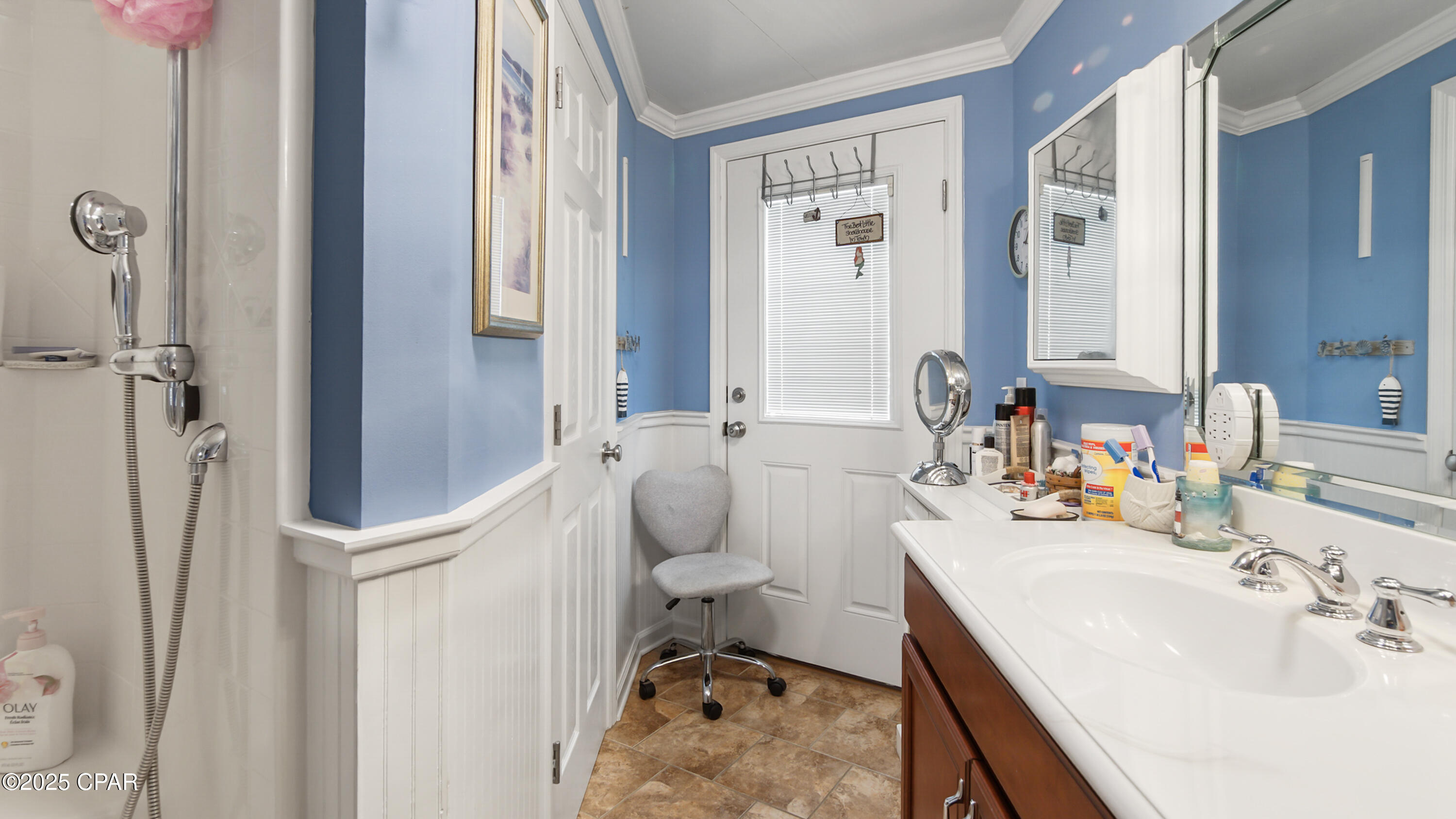 1219 Thomas Drive 289