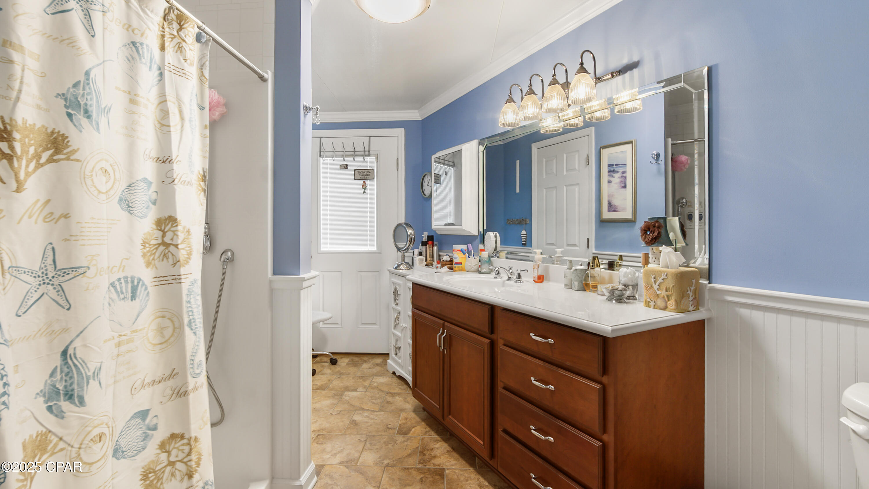 1219 Thomas Drive 289