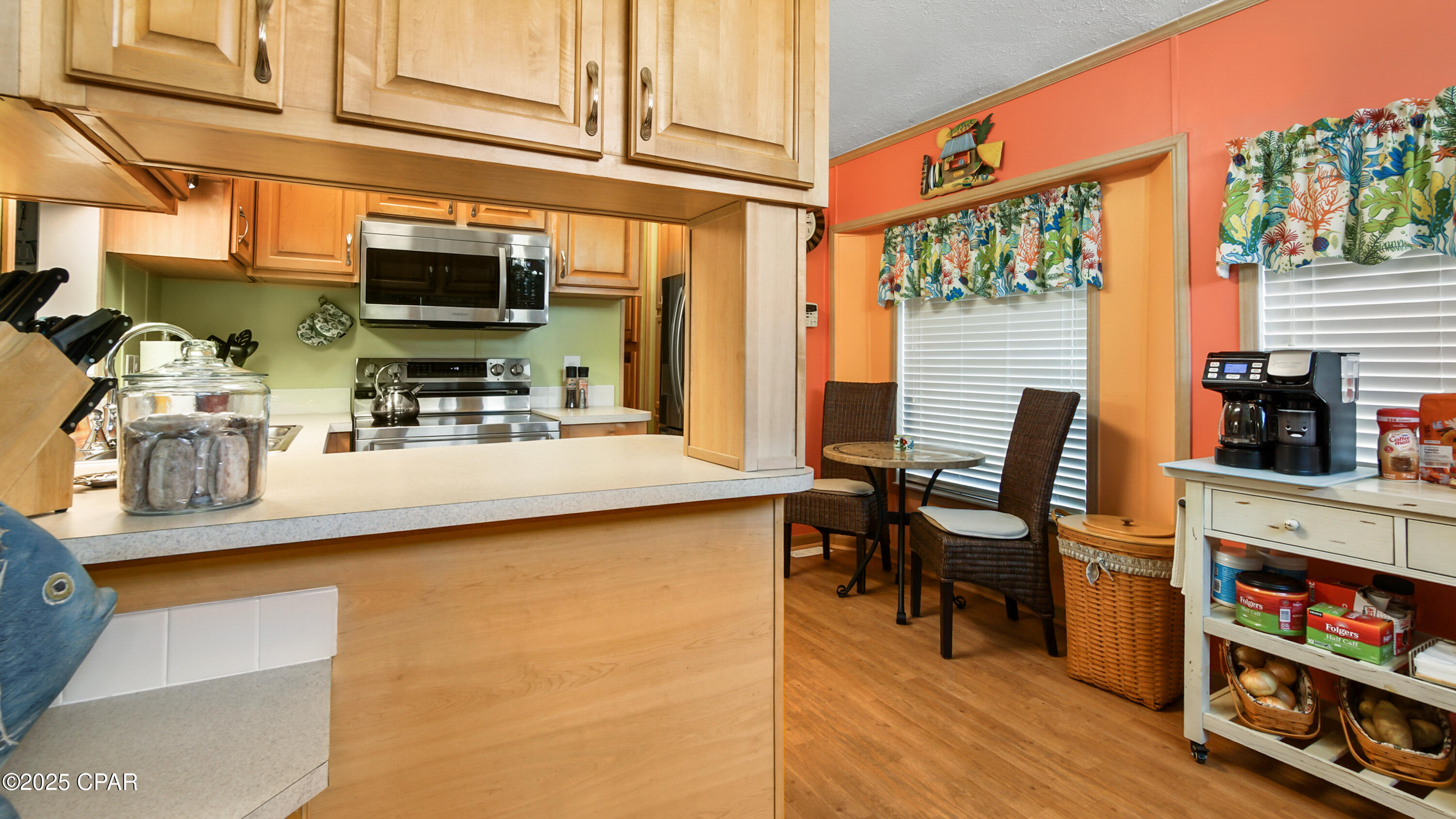 1219 Thomas Drive 289