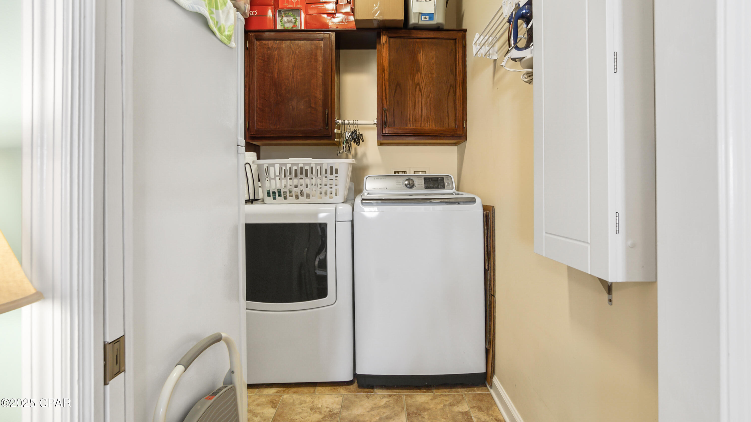 1219 Thomas Drive 289