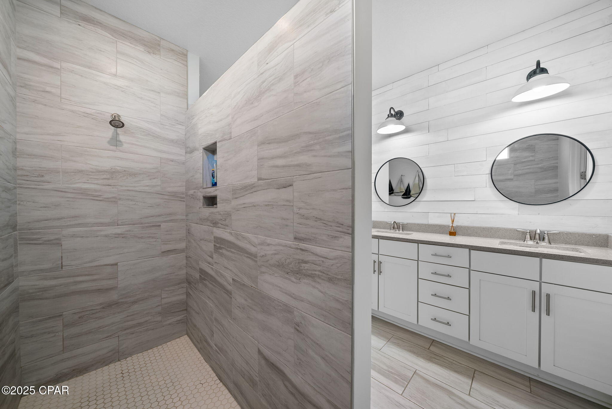 1401 N Discovery Loop