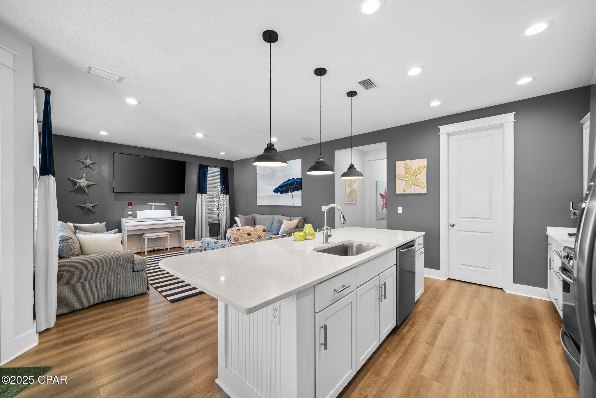 1401 N Discovery Loop