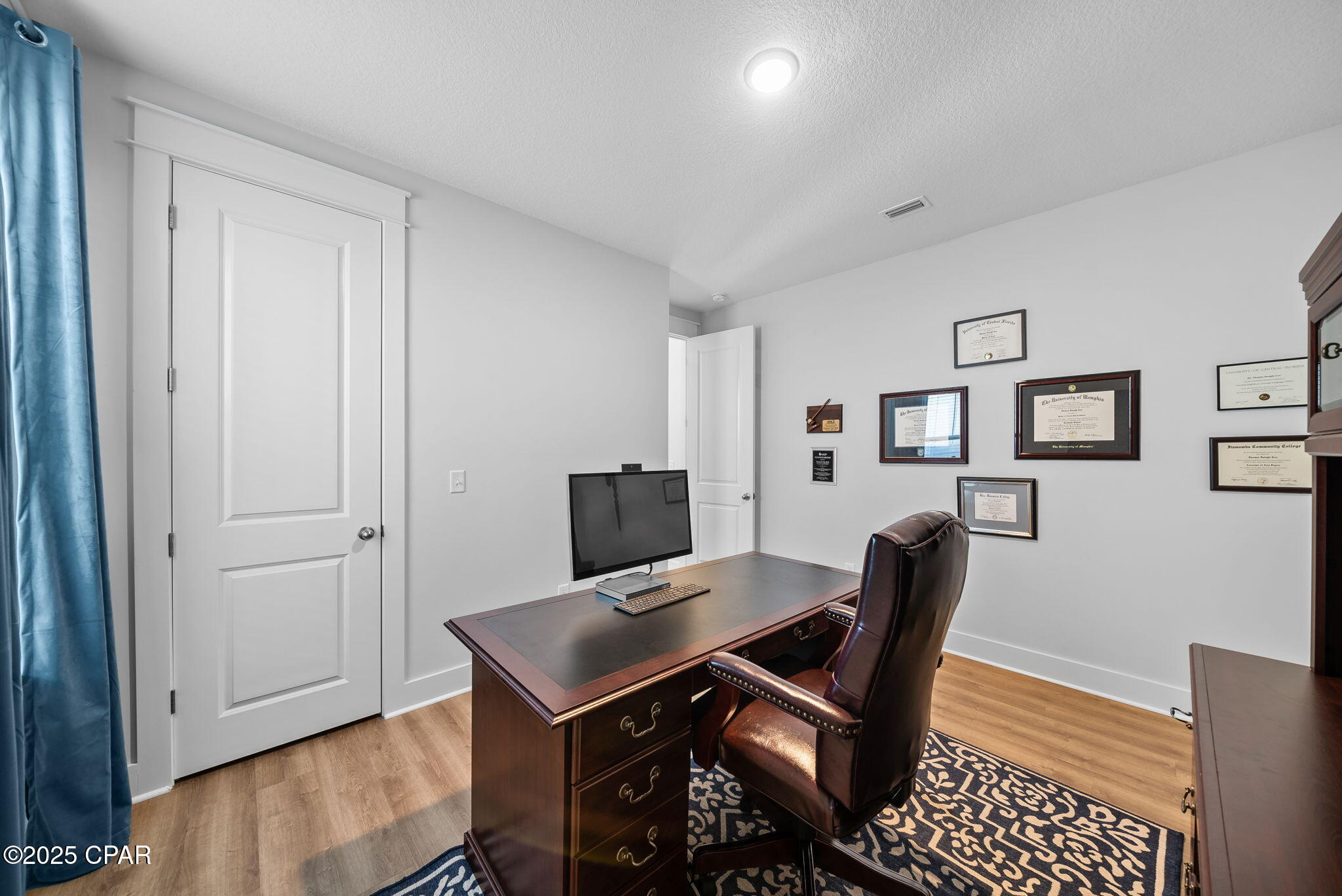 1401 N Discovery Loop