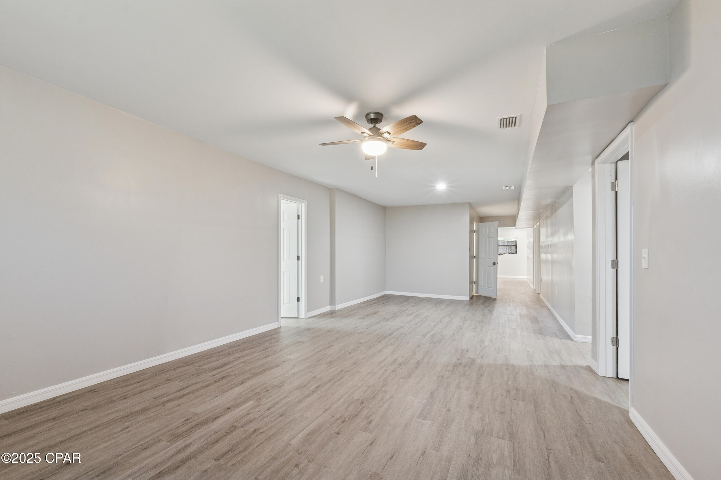 2672 W Laurel Drive