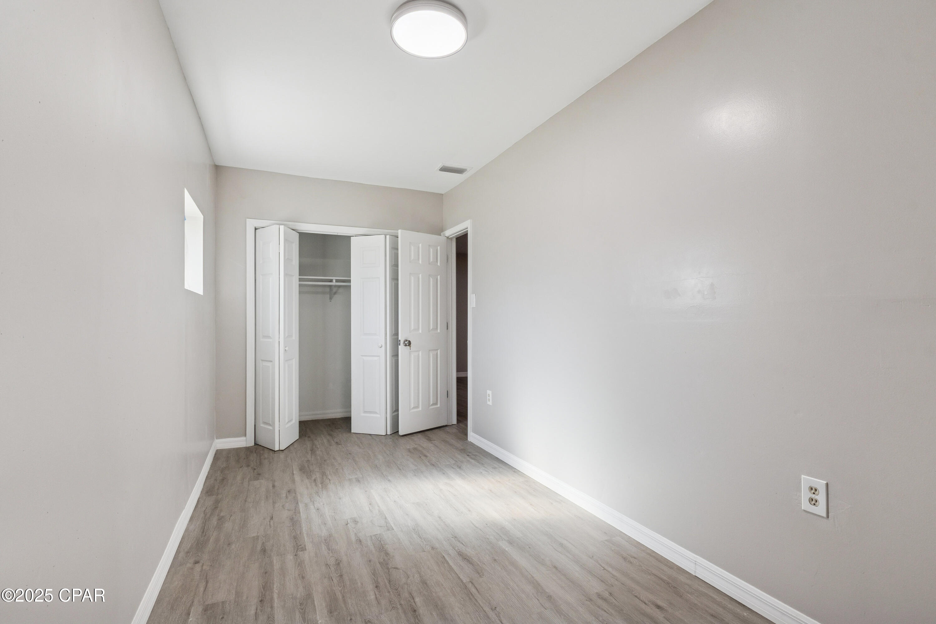 2672 W Laurel Drive