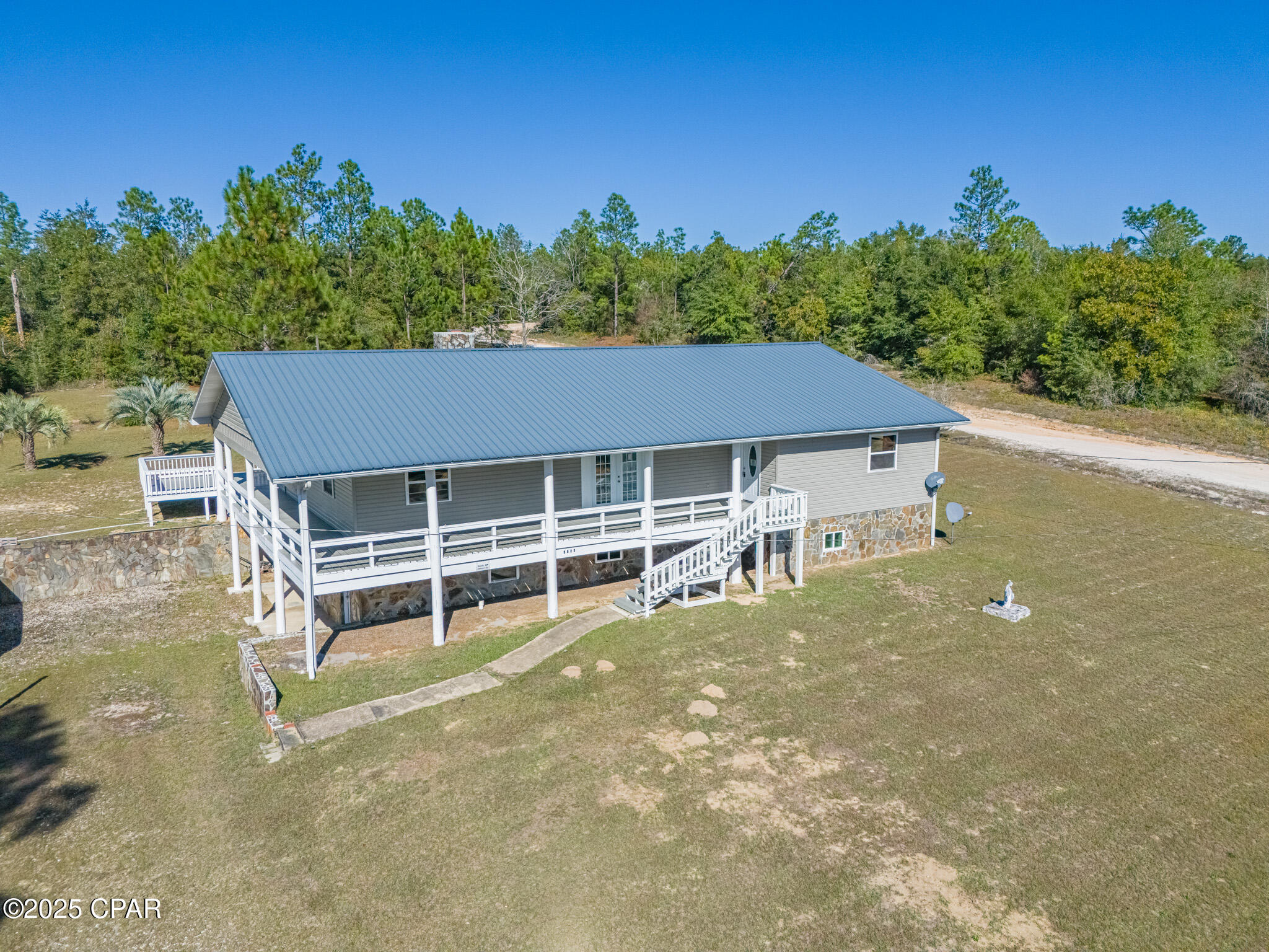 2672 W Laurel Drive