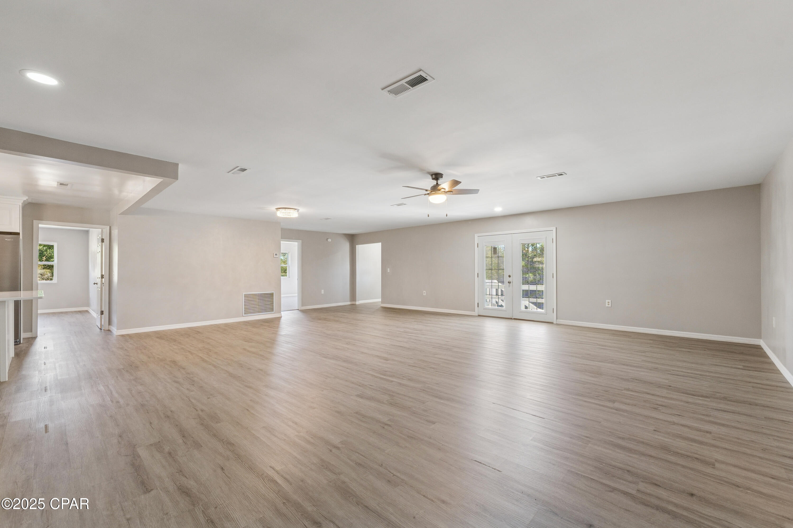 2672 W Laurel Drive