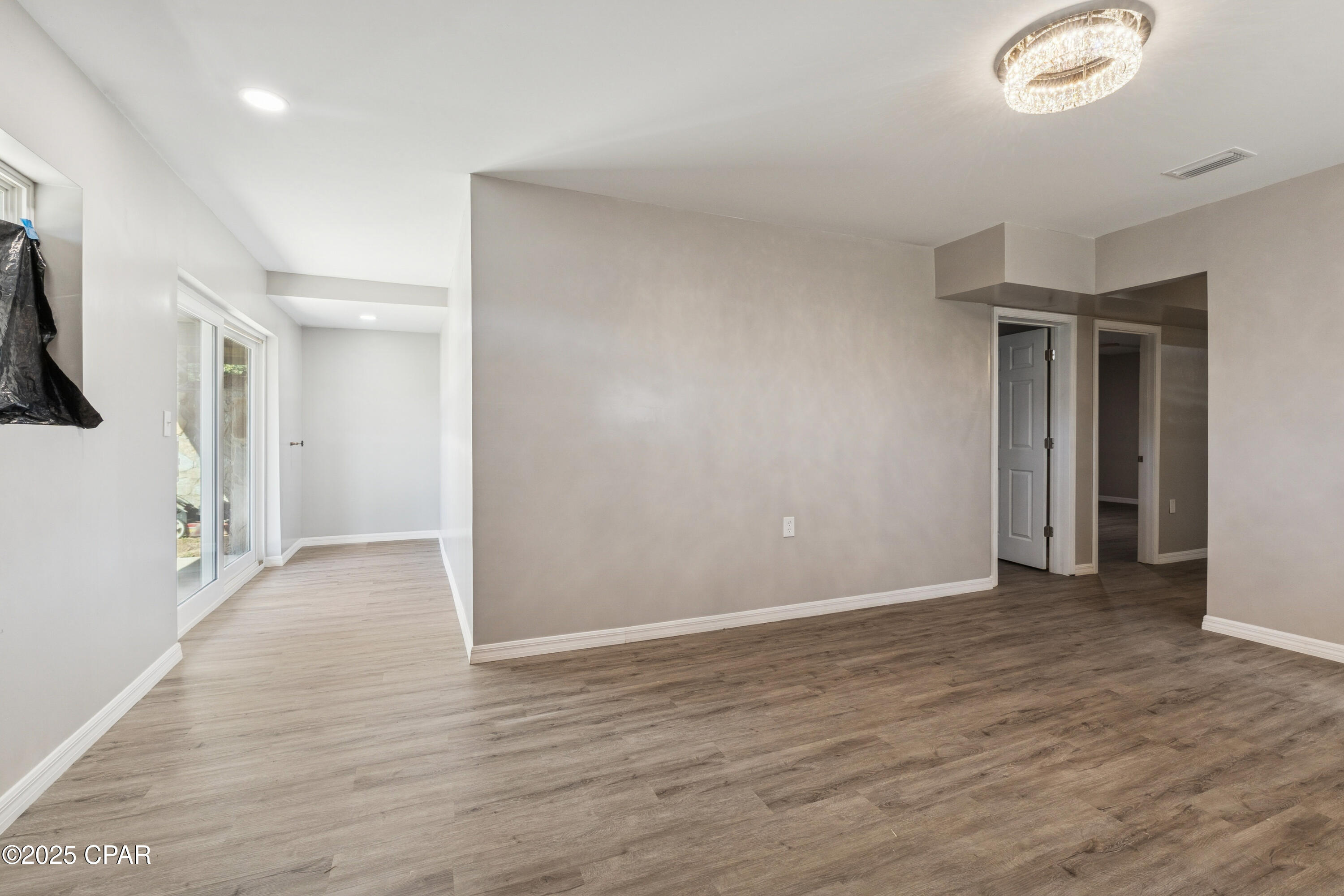 2672 W Laurel Drive