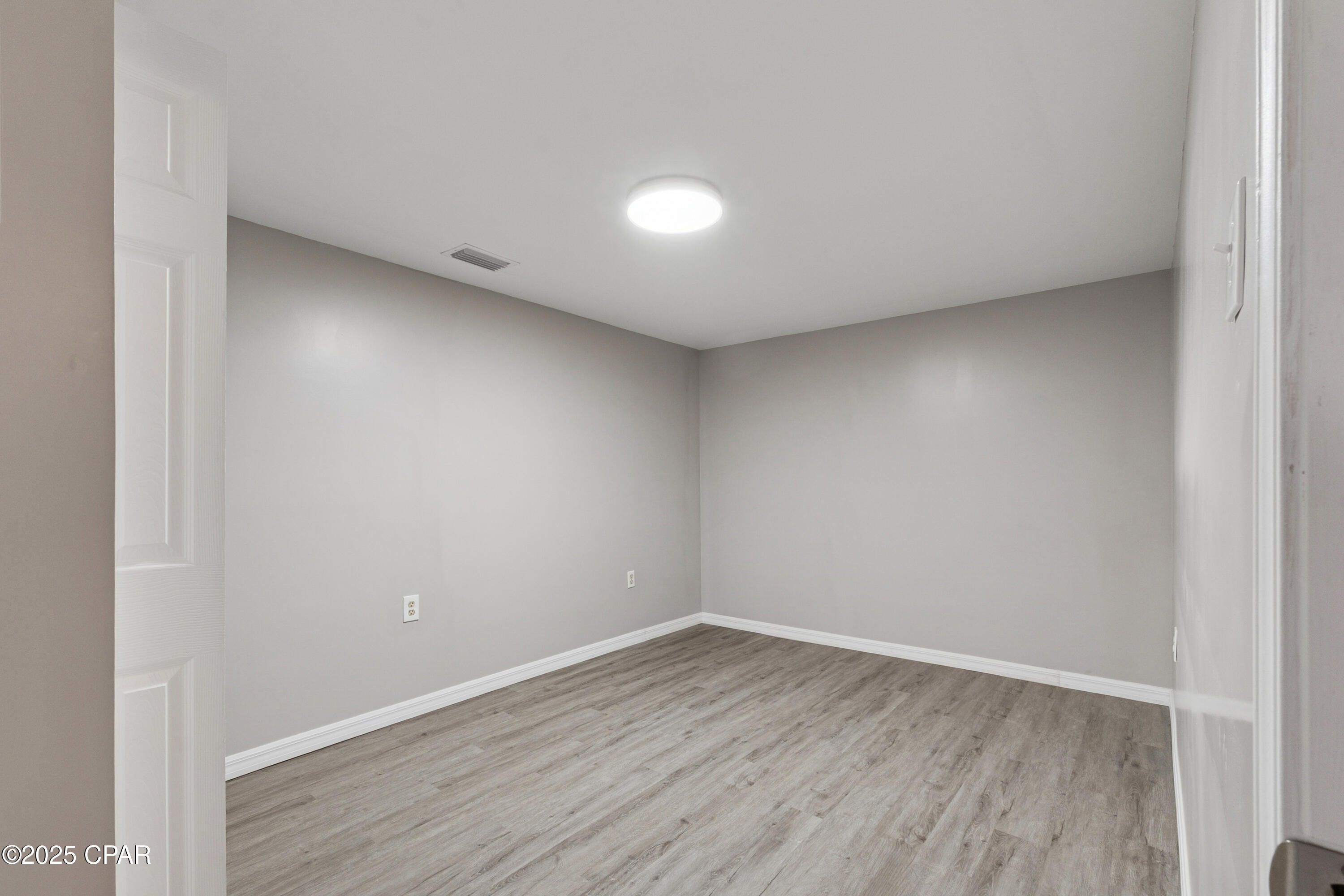 2672 W Laurel Drive