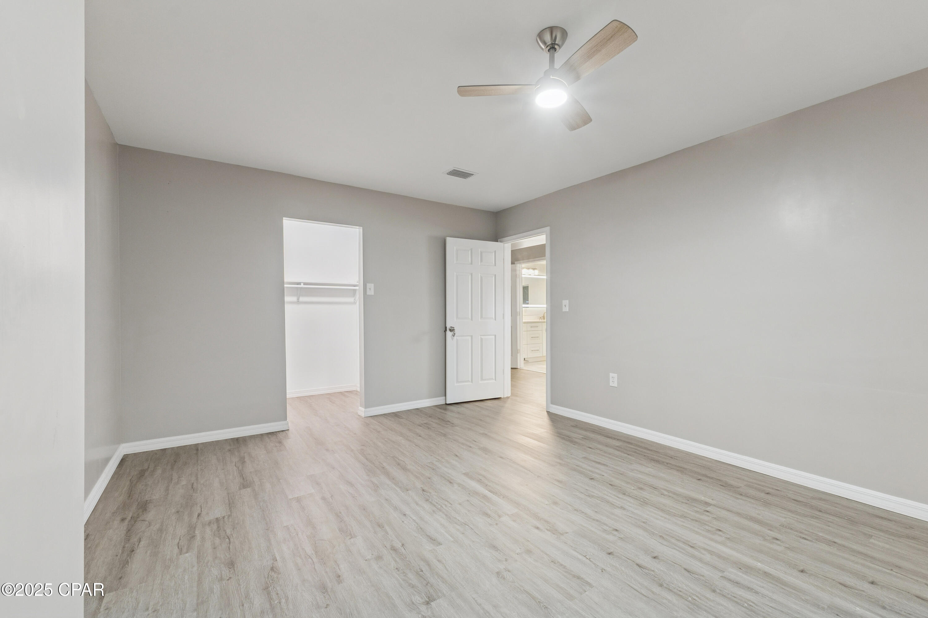 2672 W Laurel Drive