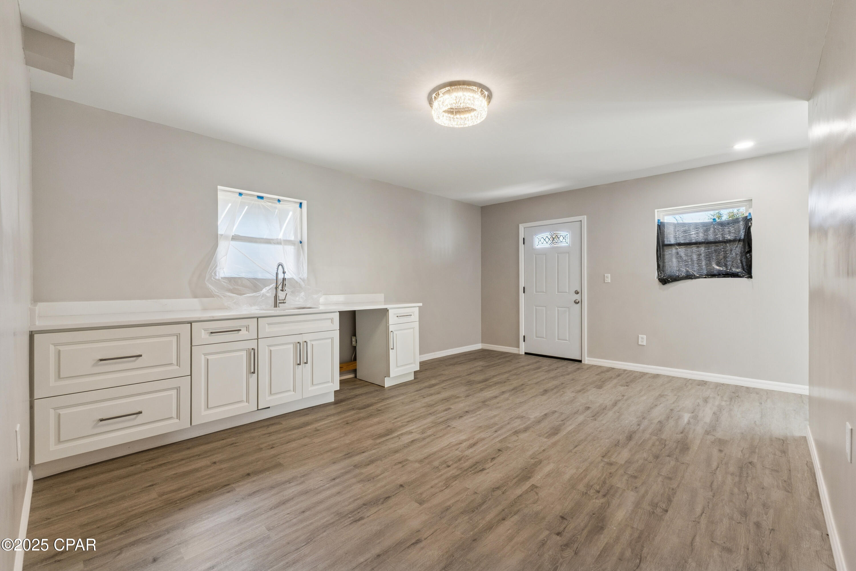 2672 W Laurel Drive