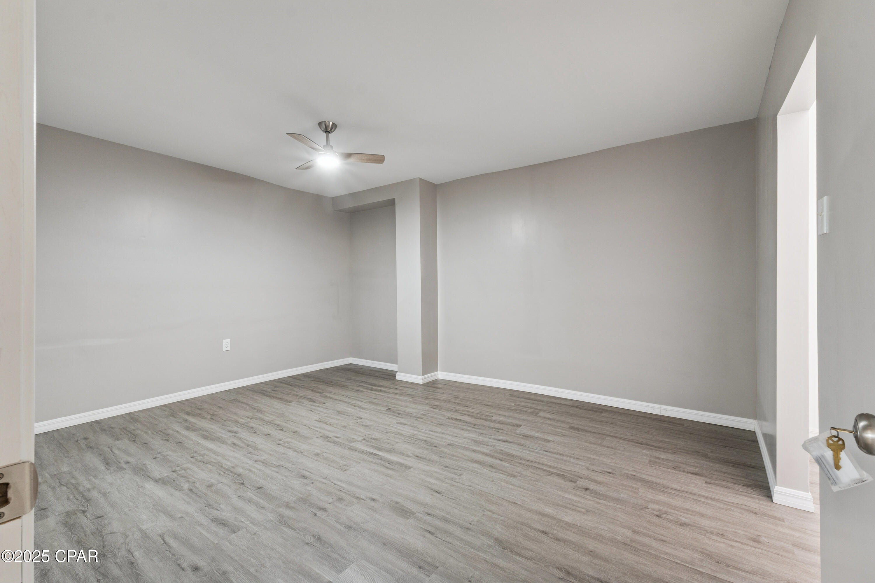 2672 W Laurel Drive