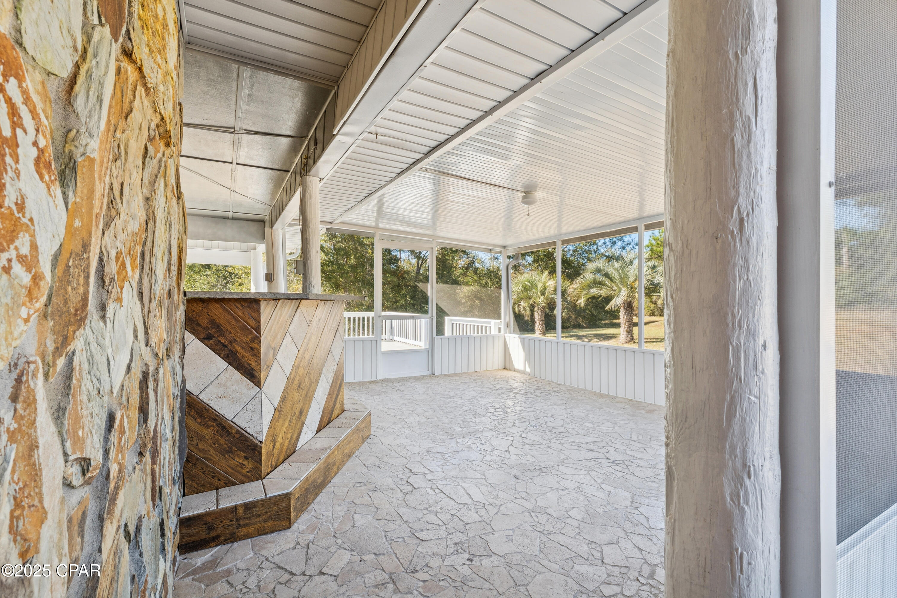2672 W Laurel Drive