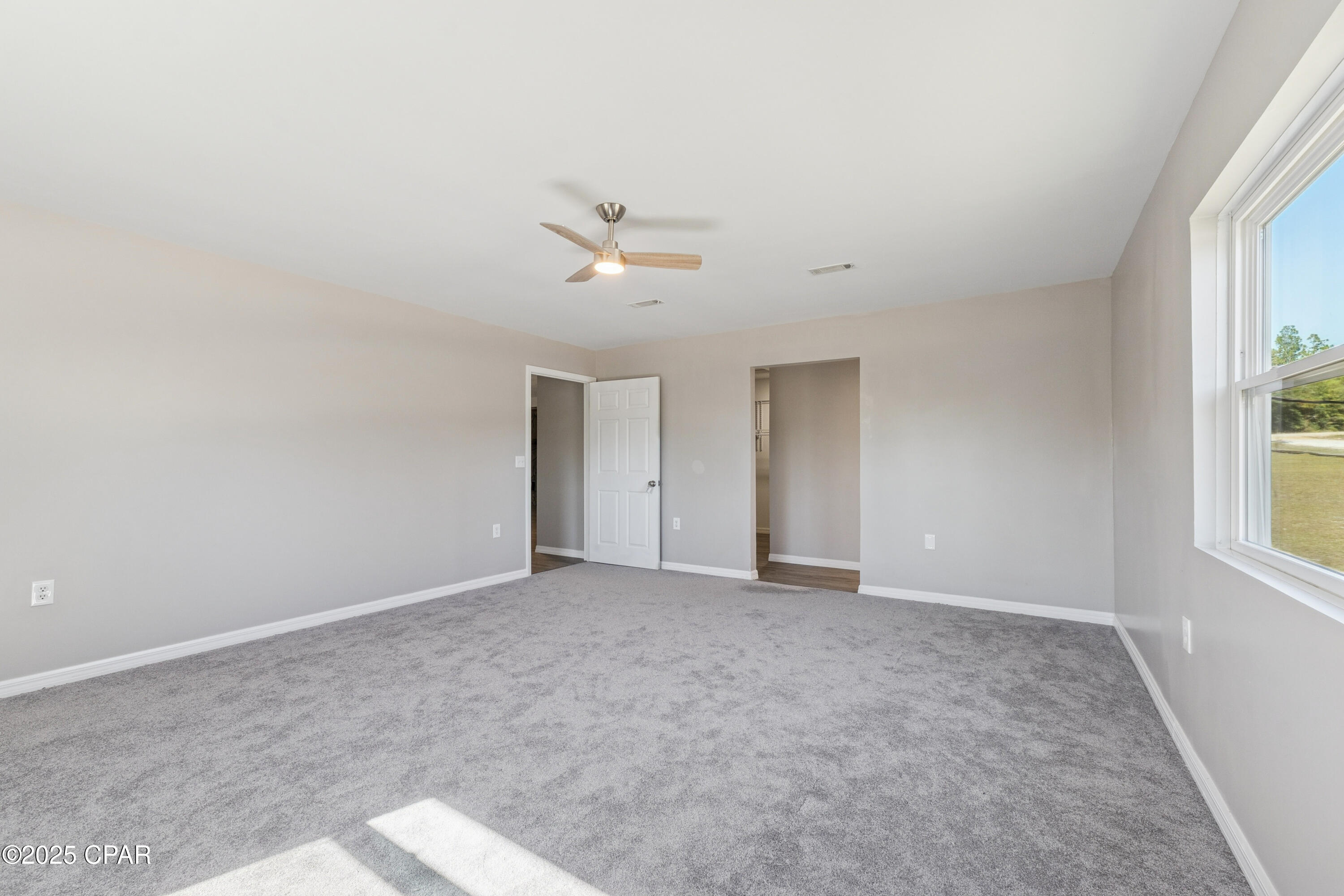 2672 W Laurel Drive