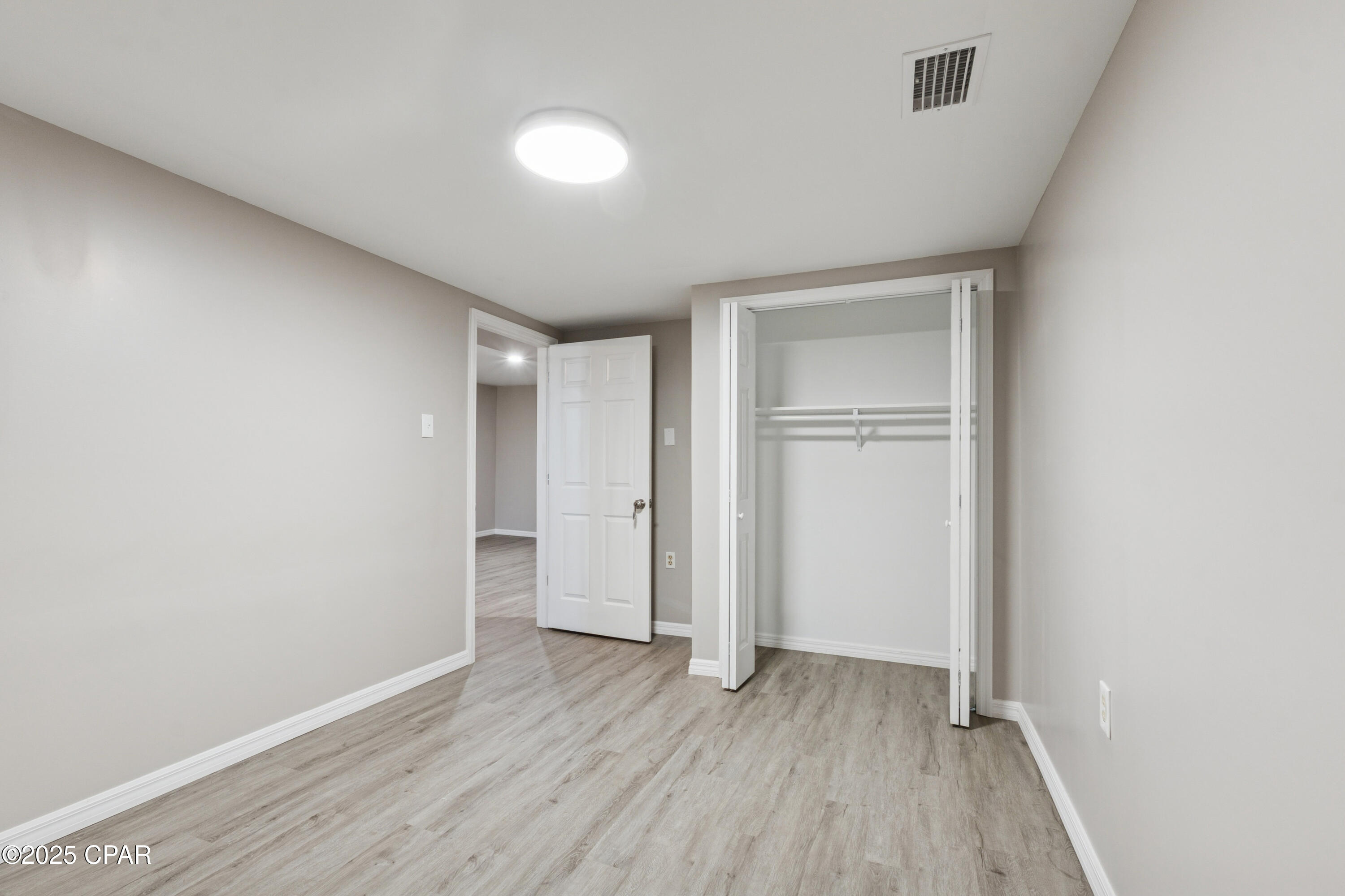 2672 W Laurel Drive