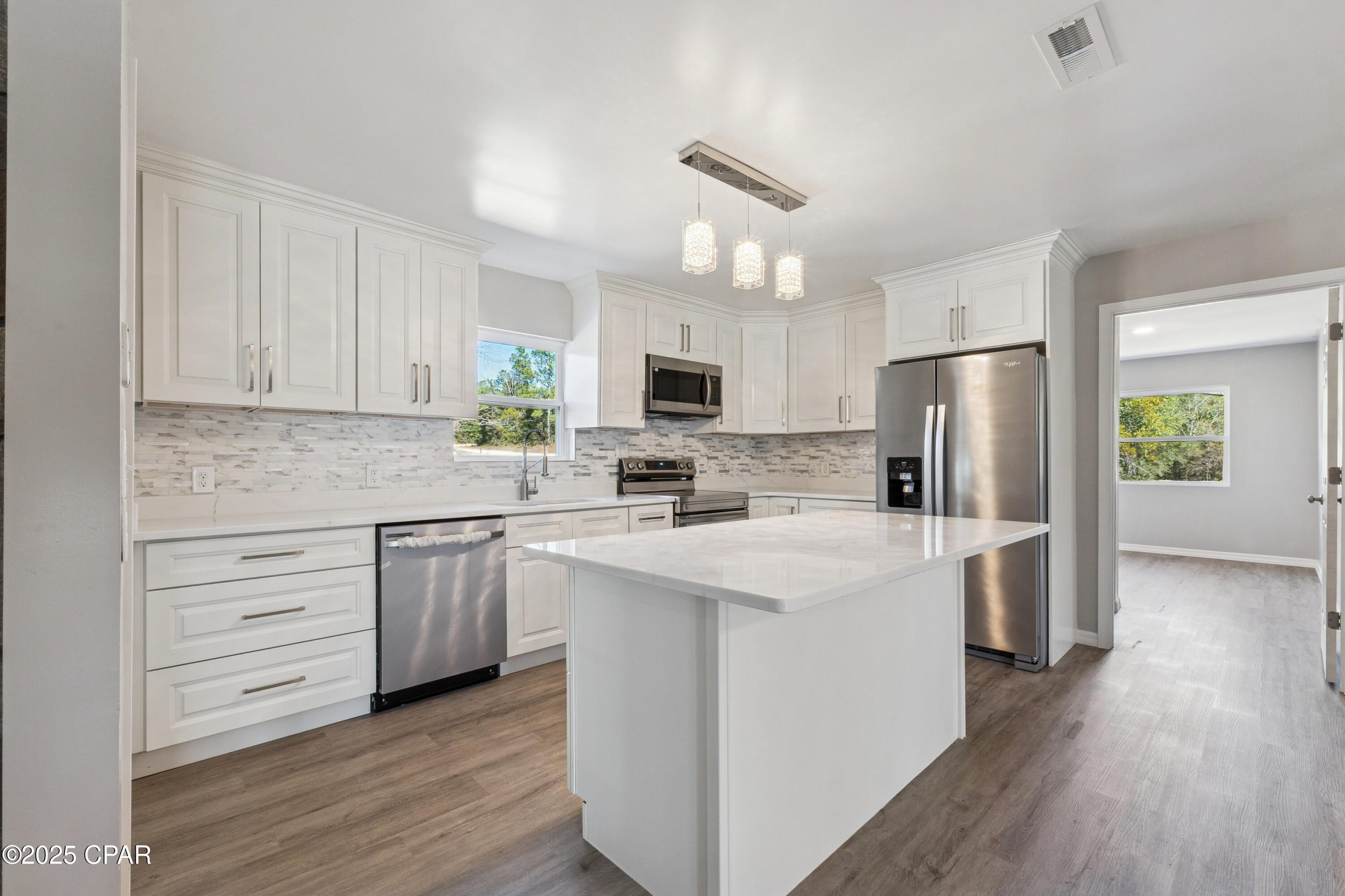2672 W Laurel Drive
