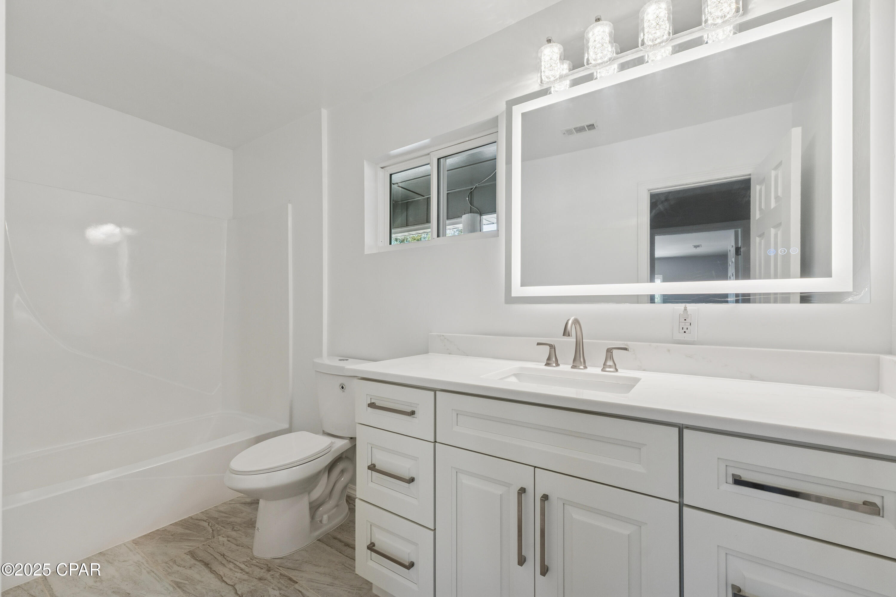 2672 W Laurel Drive