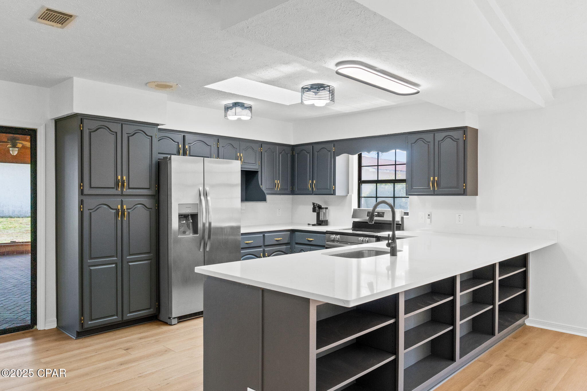 224 E Lakeshore Drive