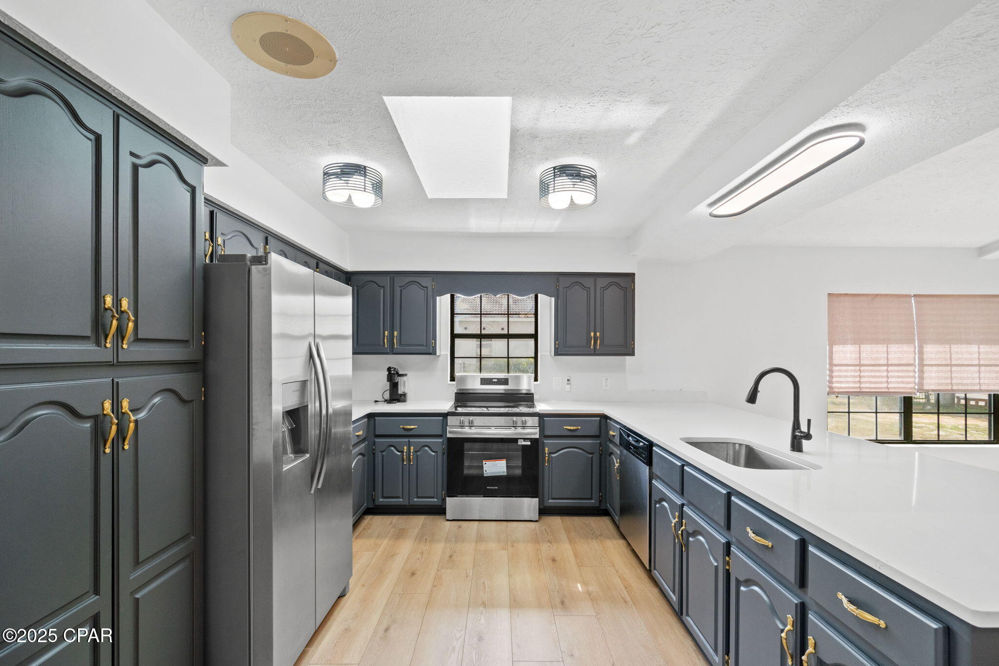 224 E Lakeshore Drive