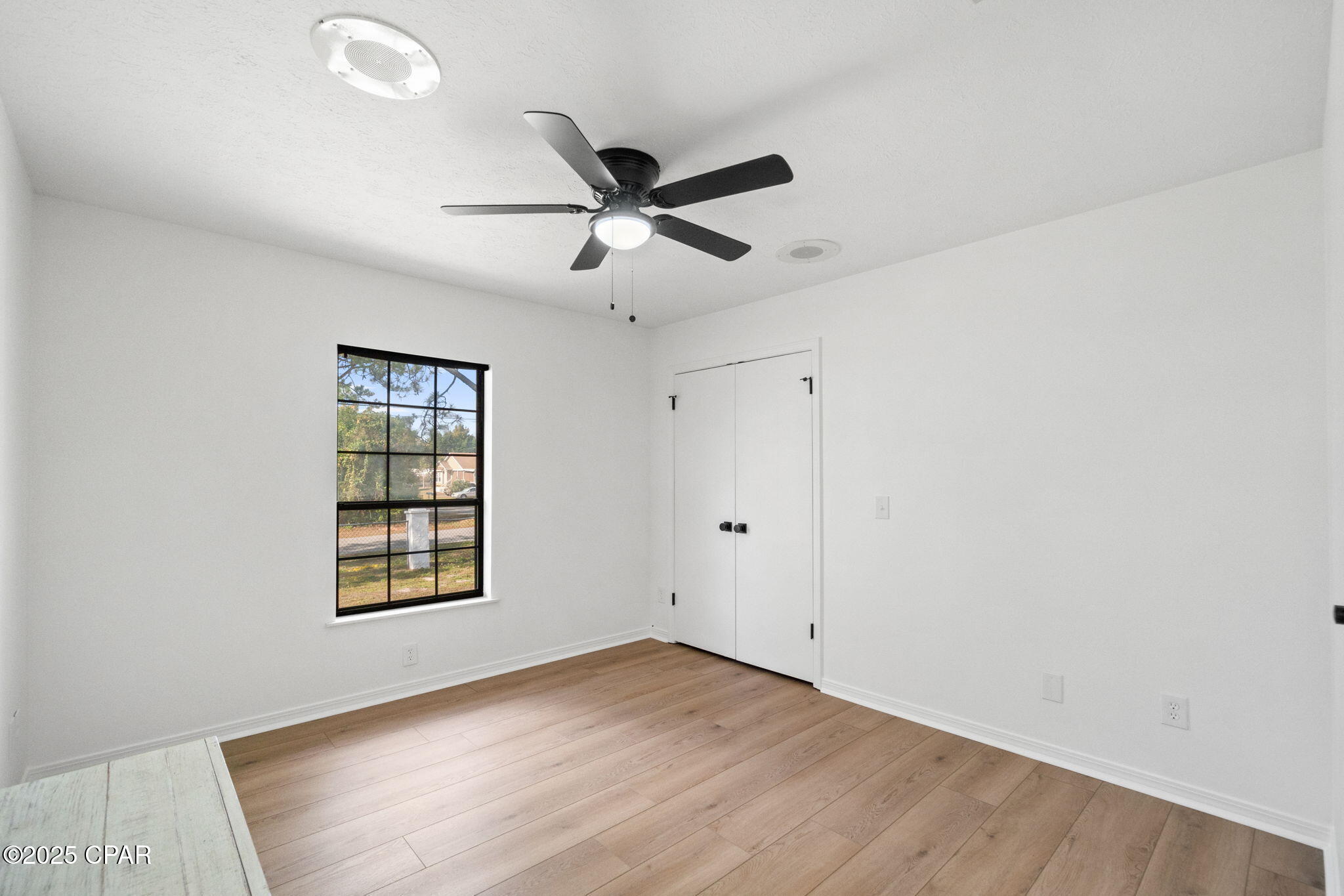 224 E Lakeshore Drive