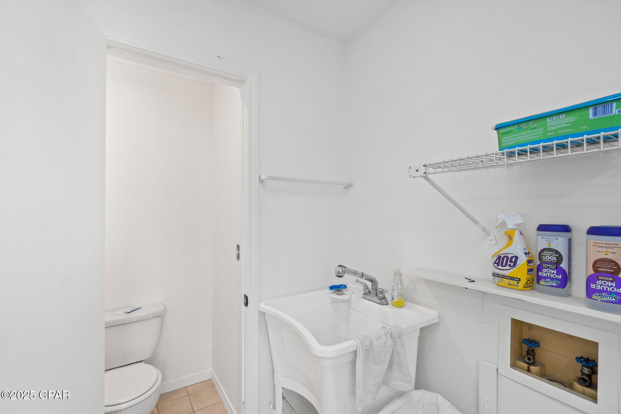 224 E Lakeshore Drive