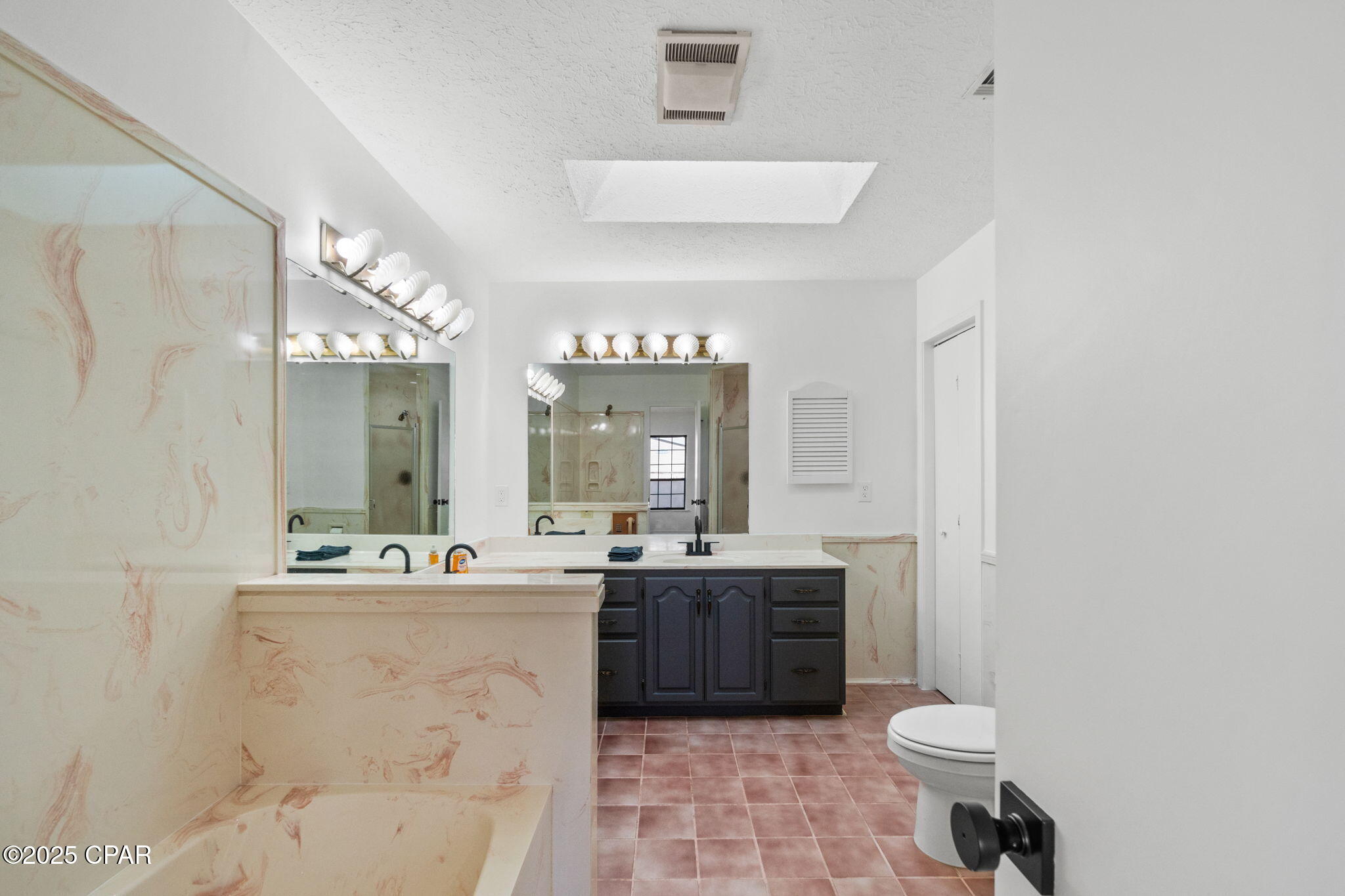 224 E Lakeshore Drive