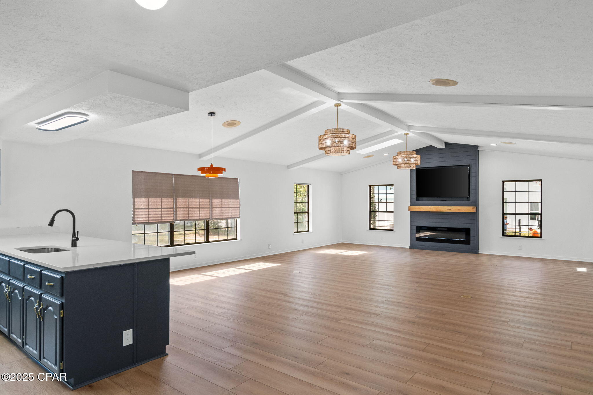 224 E Lakeshore Drive