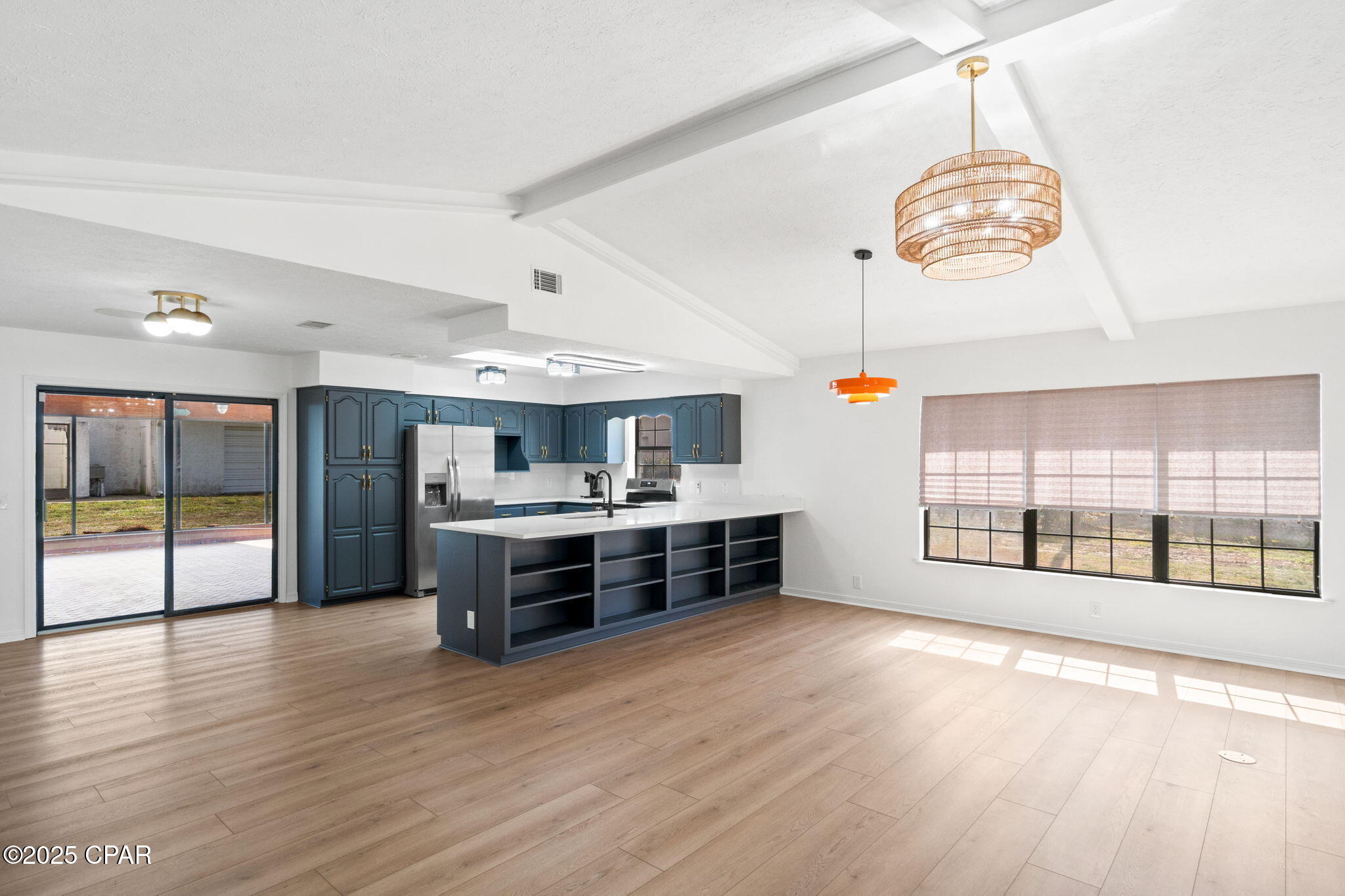 224 E Lakeshore Drive