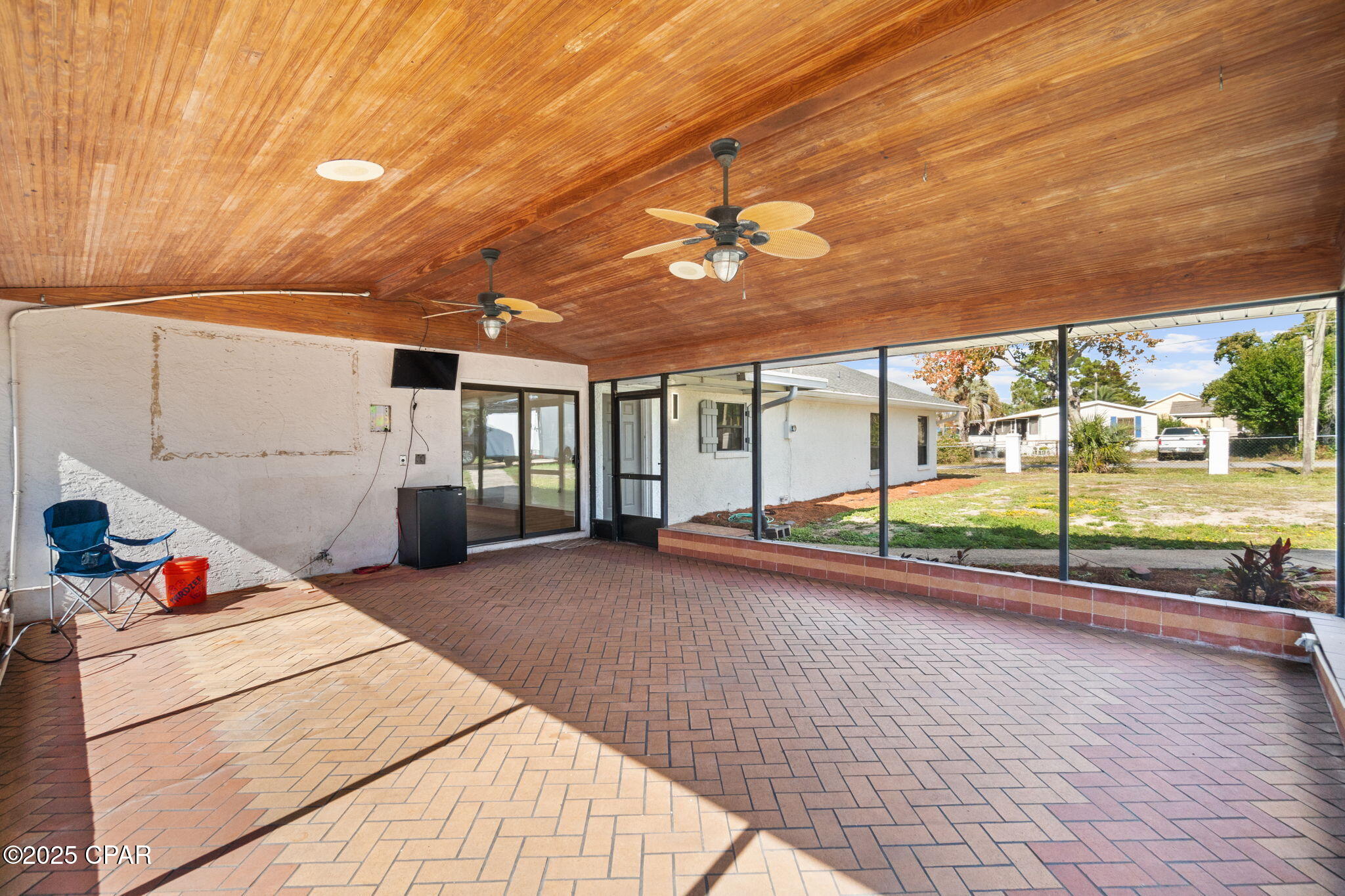 224 E Lakeshore Drive