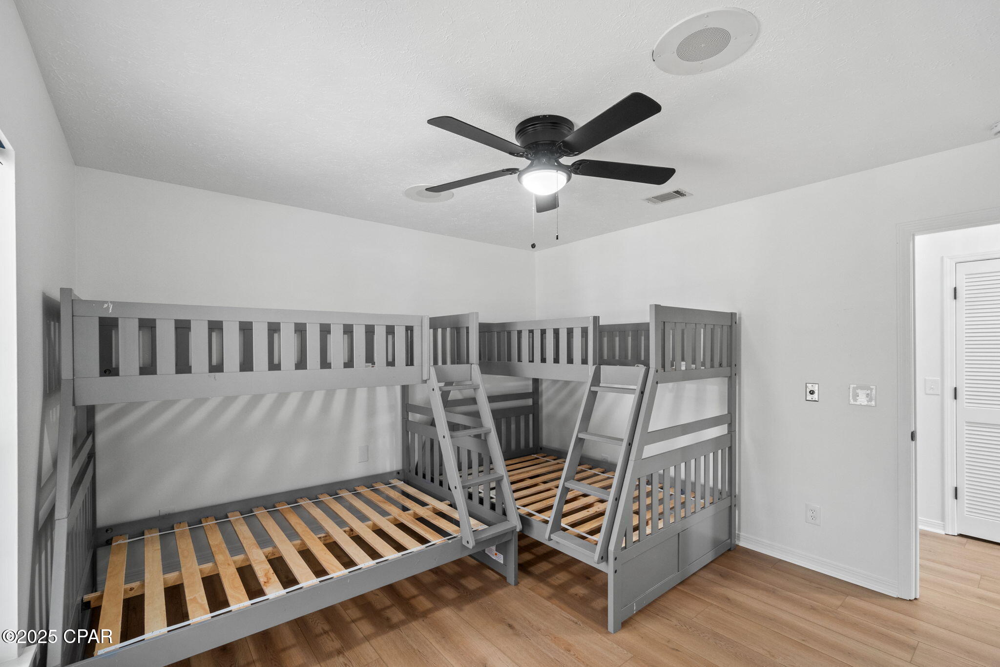 224 E Lakeshore Drive