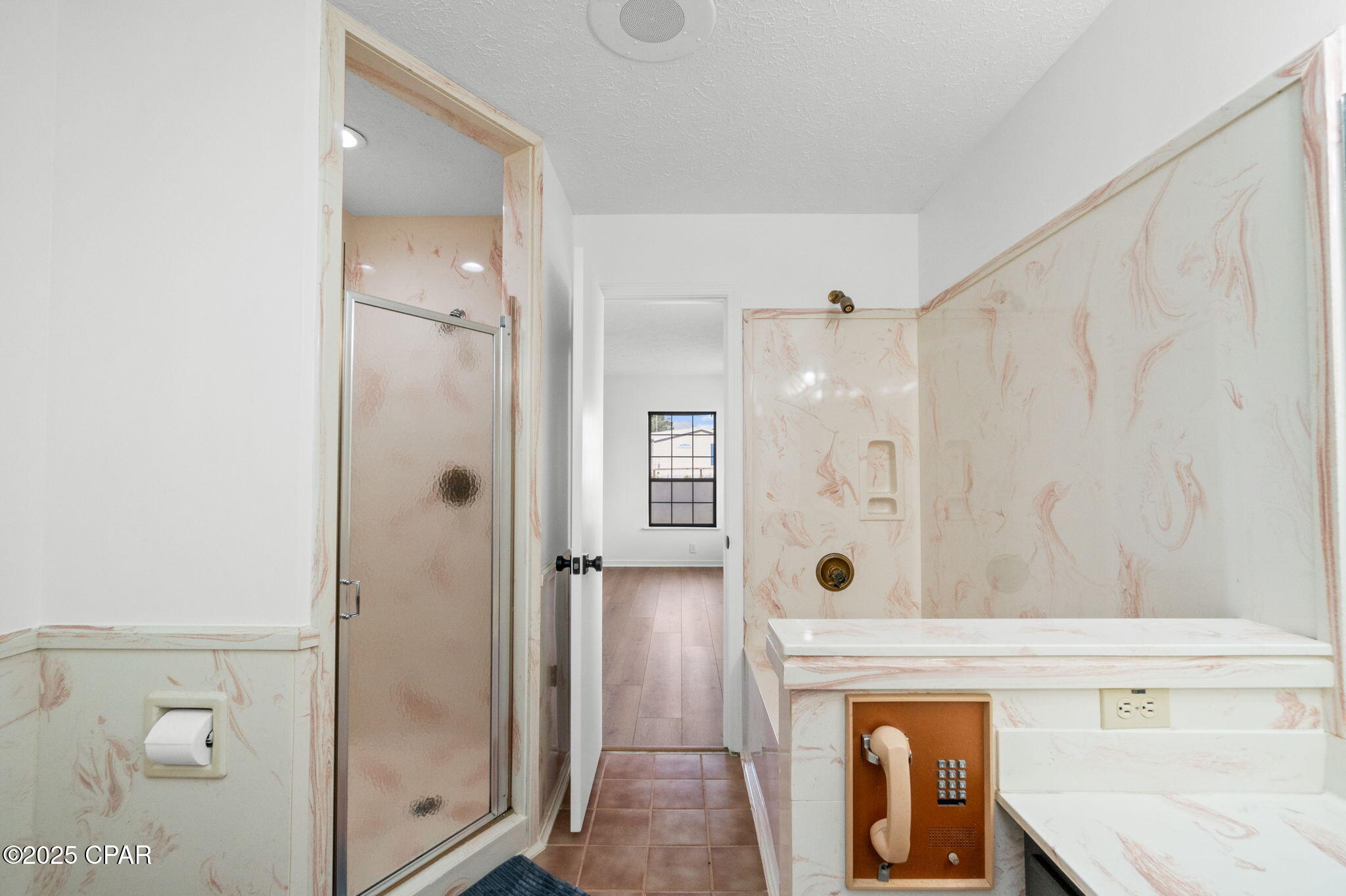 224 E Lakeshore Drive