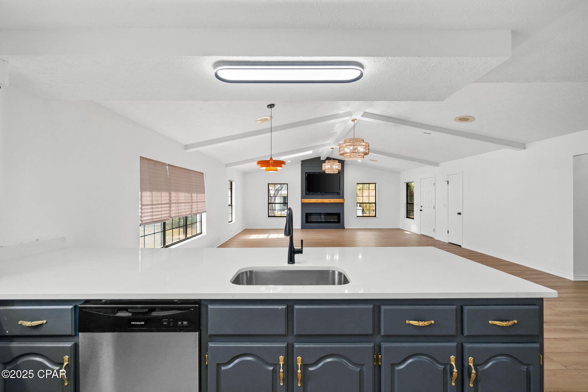 224 E Lakeshore Drive