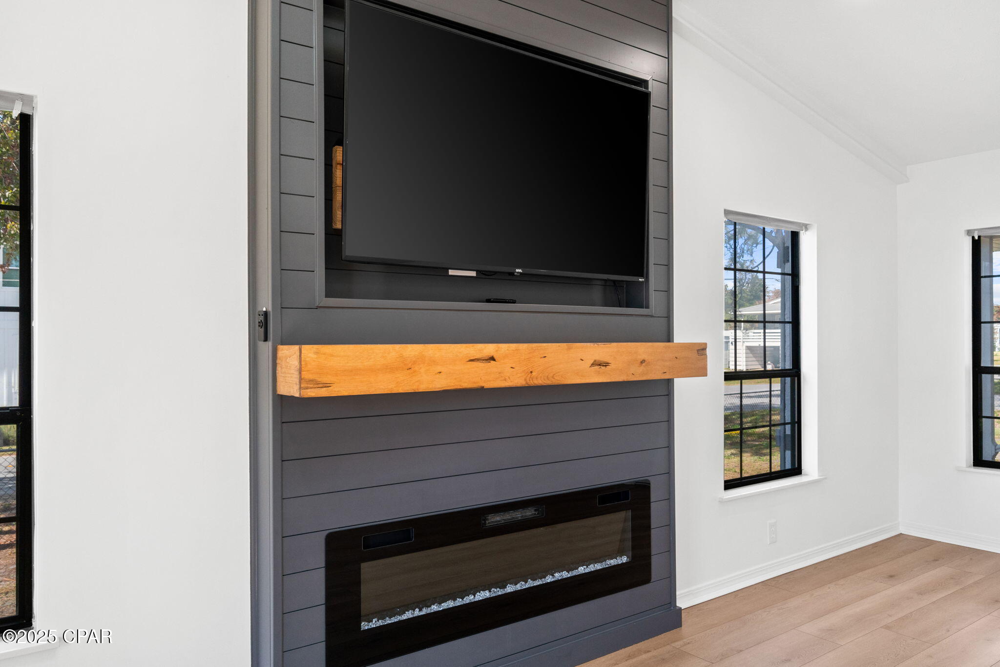 224 E Lakeshore Drive