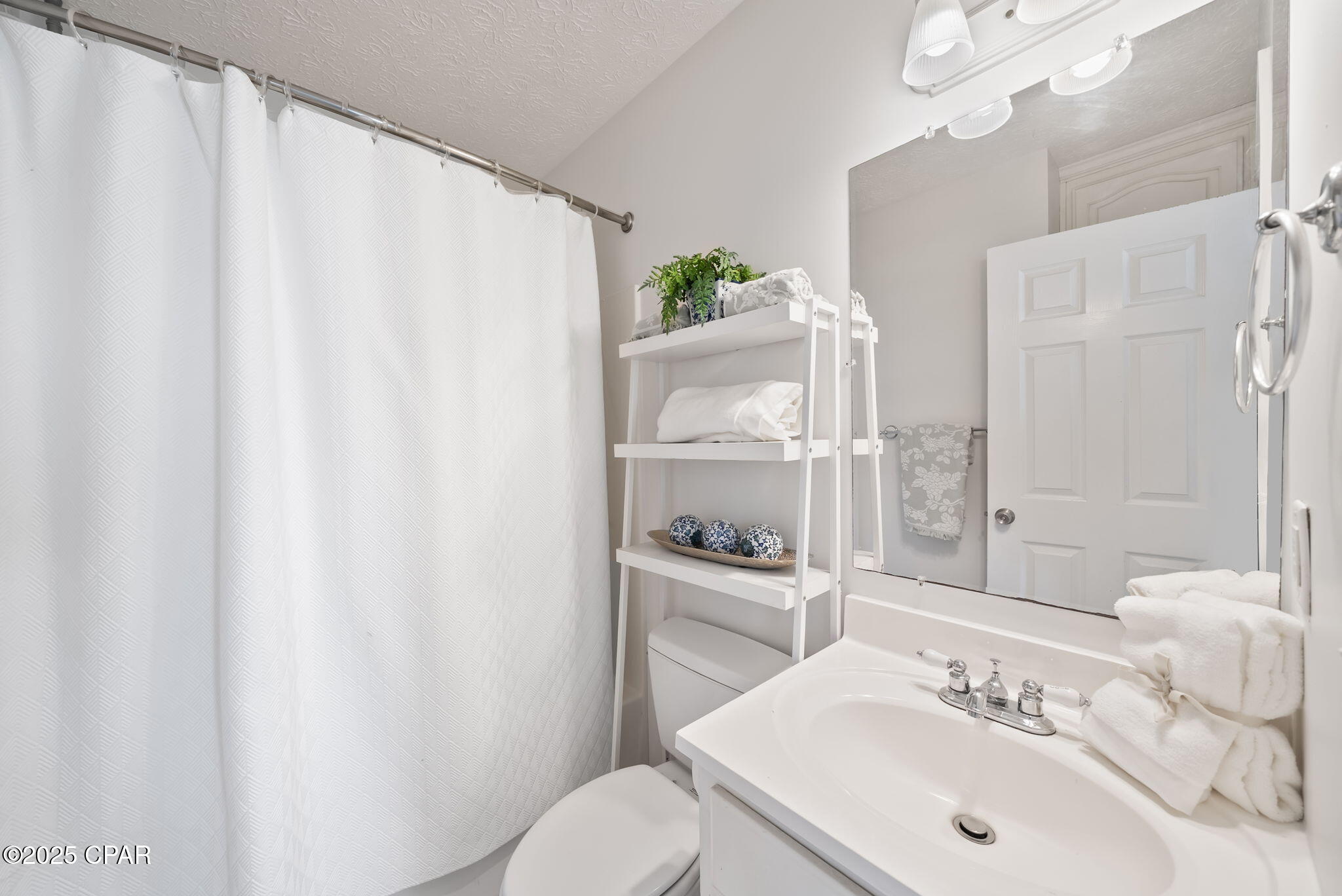 440 S Macarthur Avenue