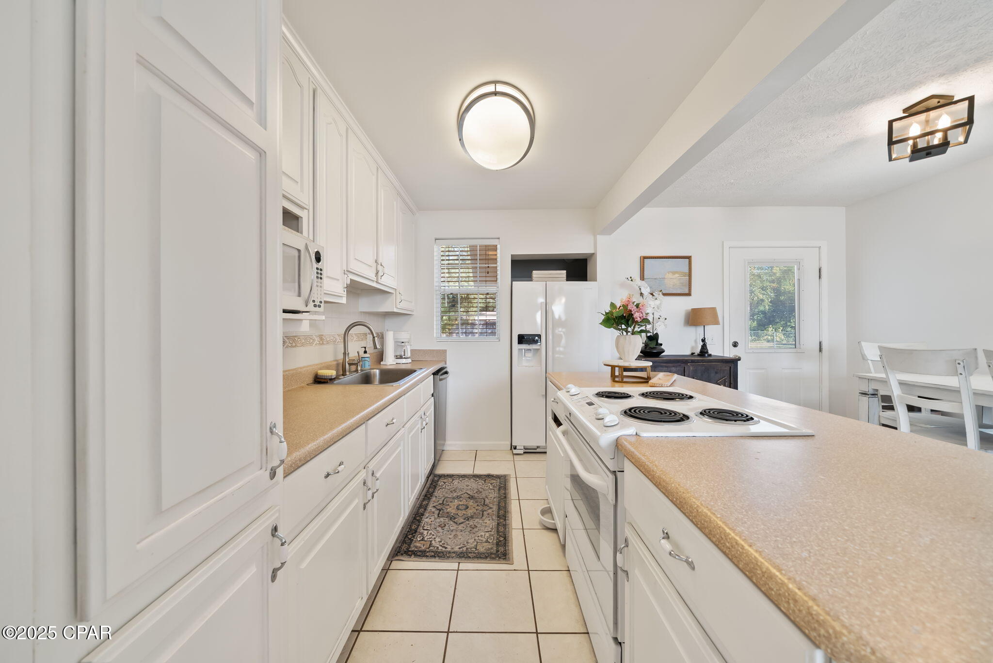 440 S Macarthur Avenue