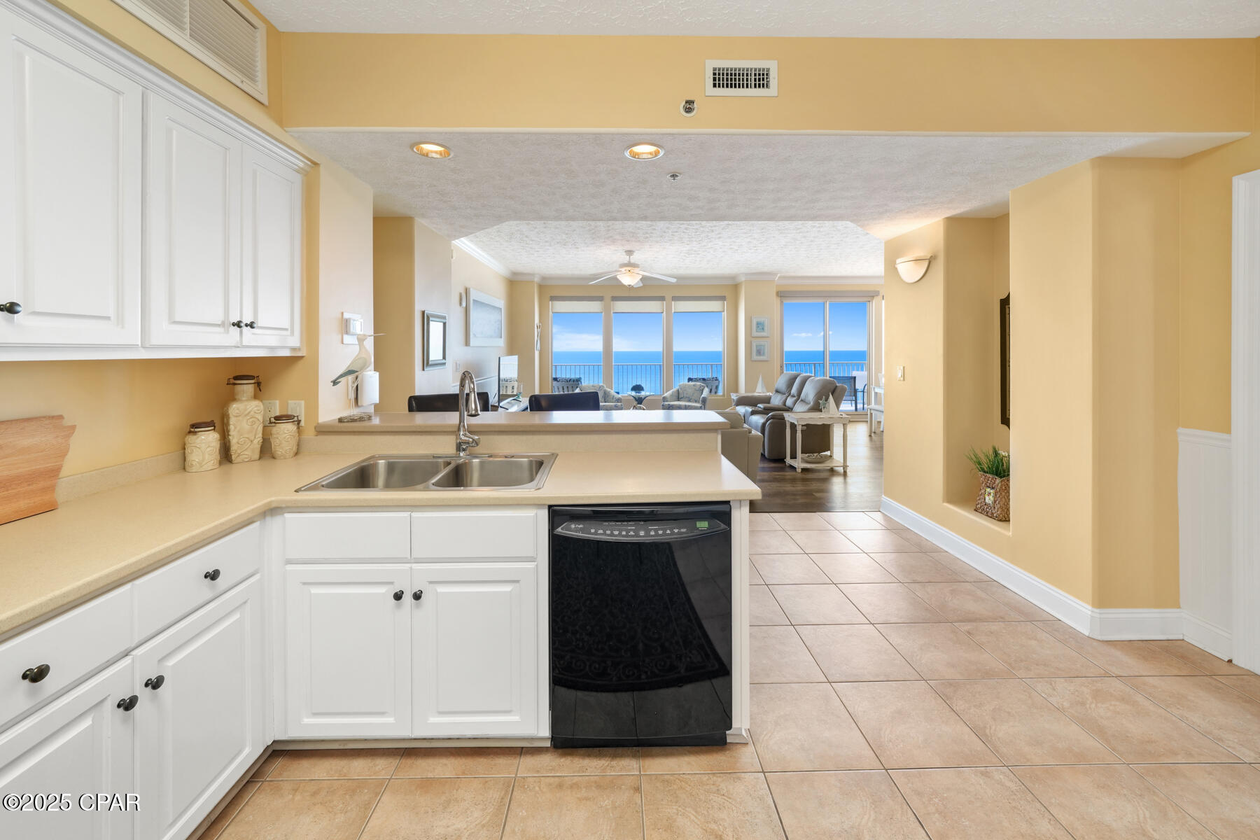 8715 Surf Drive 703B