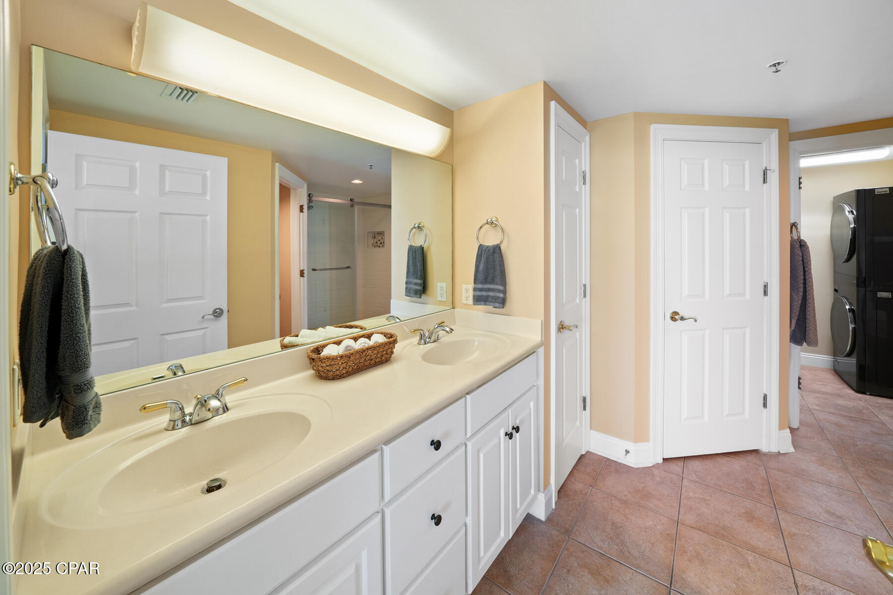 8715 Surf Drive 703B