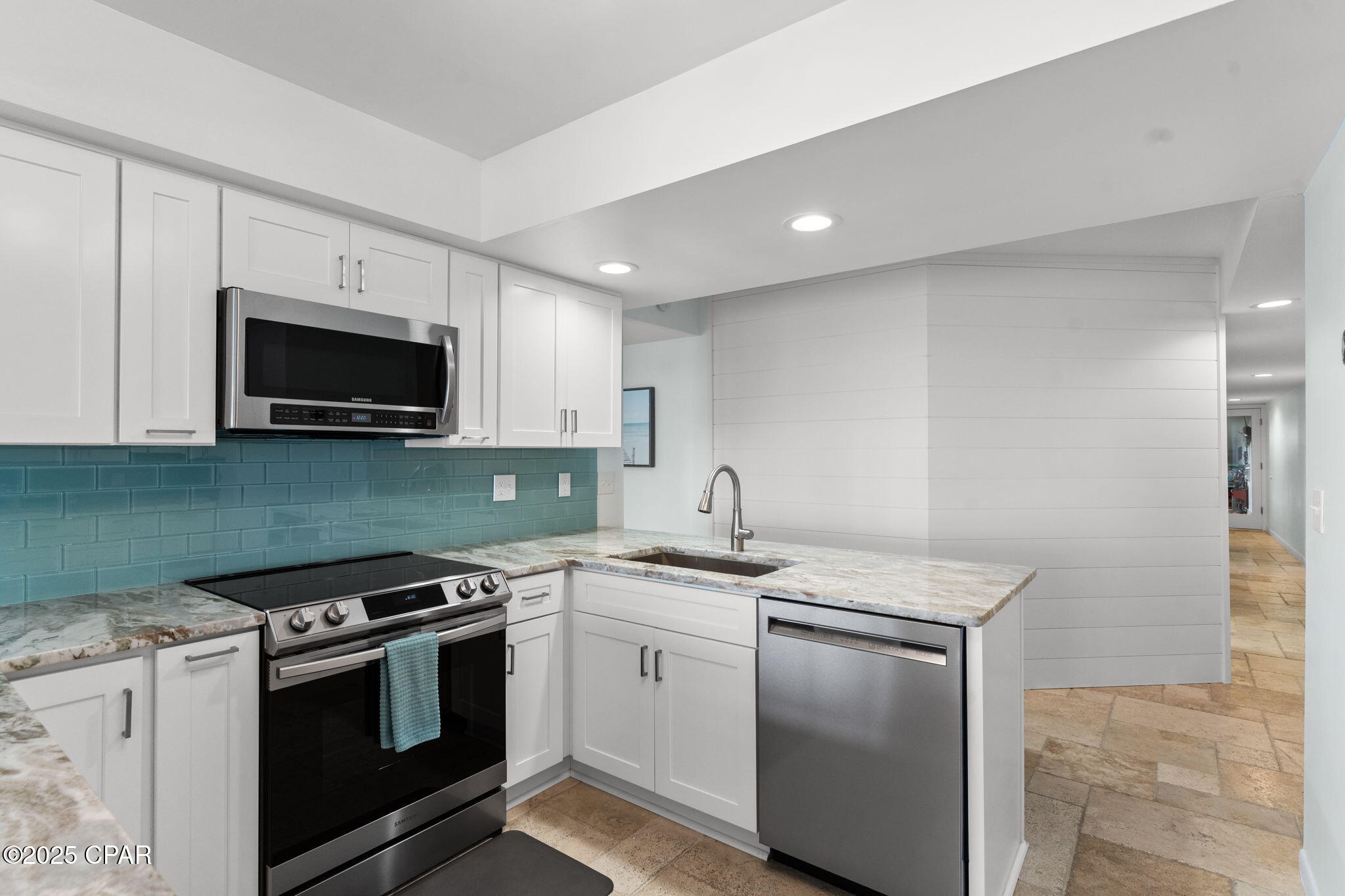 425 Bayshore Drive 15