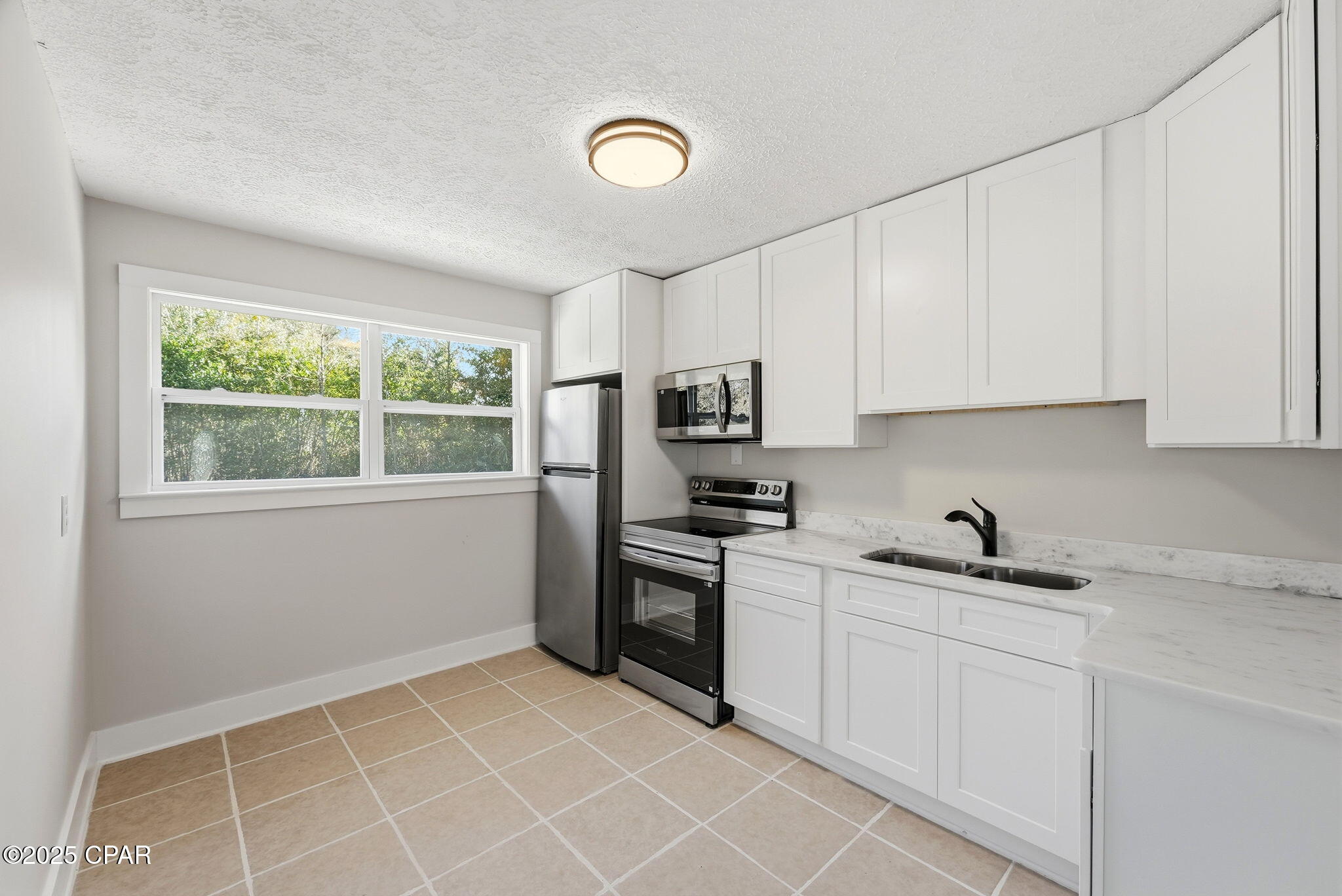 2204 Edgewood Drive