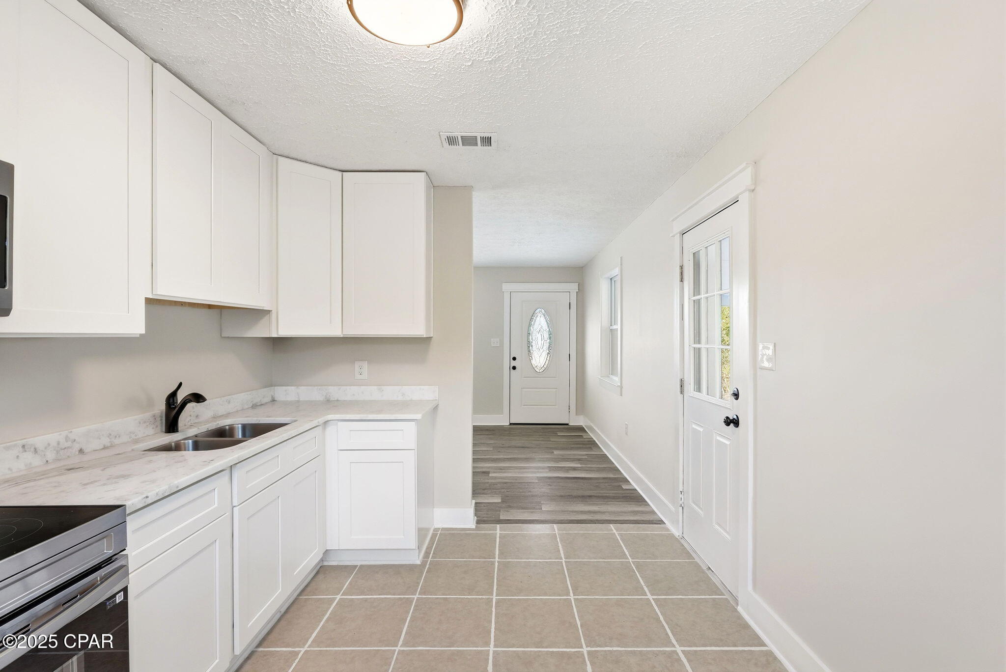2204 Edgewood Drive