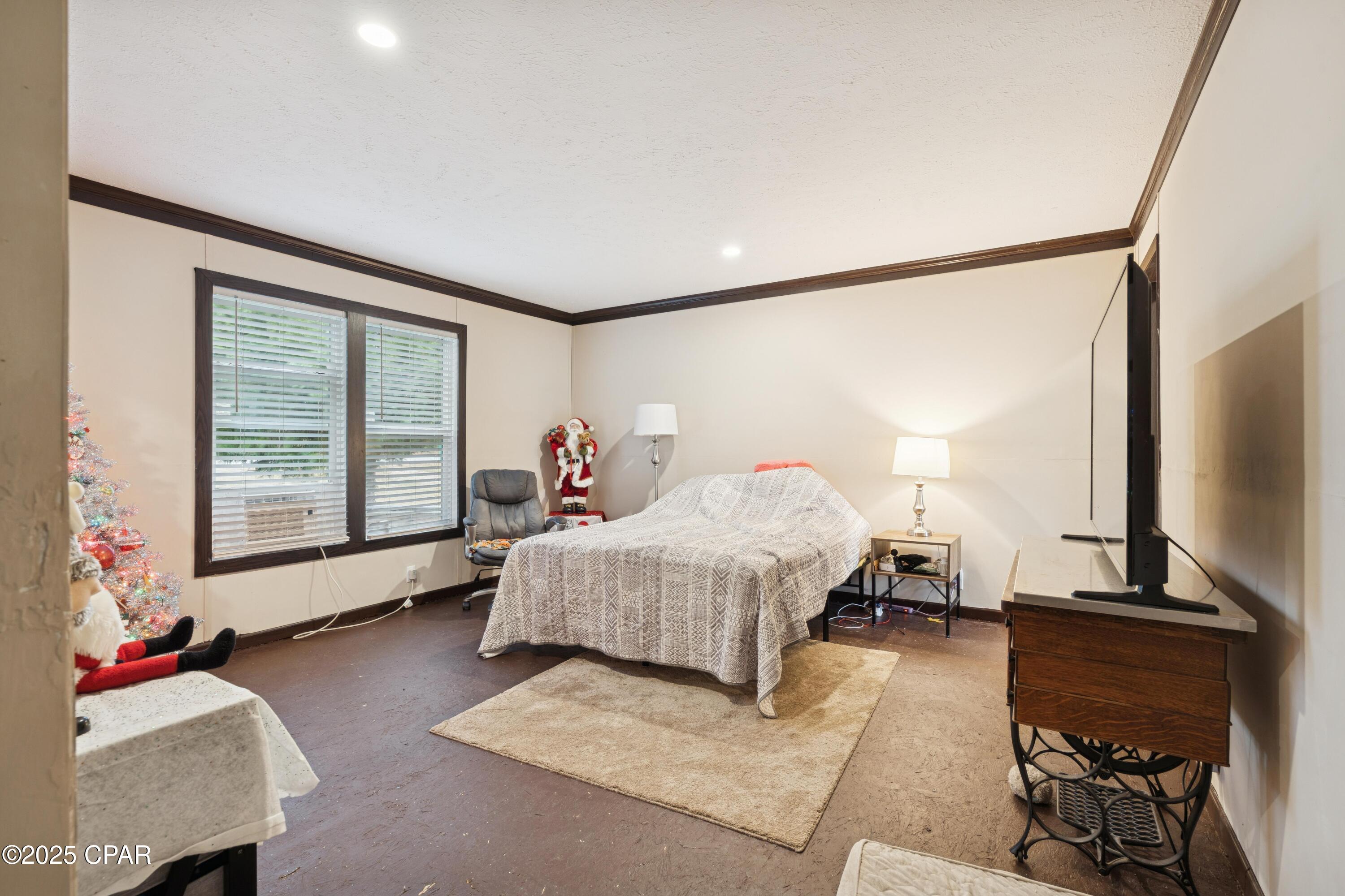 214 Lakepoint Road
