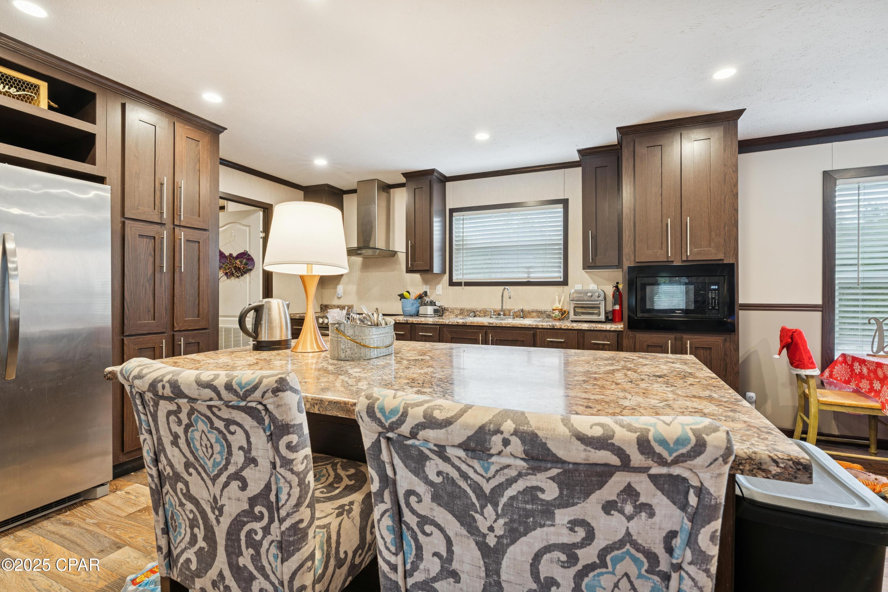 214 Lakepoint Road