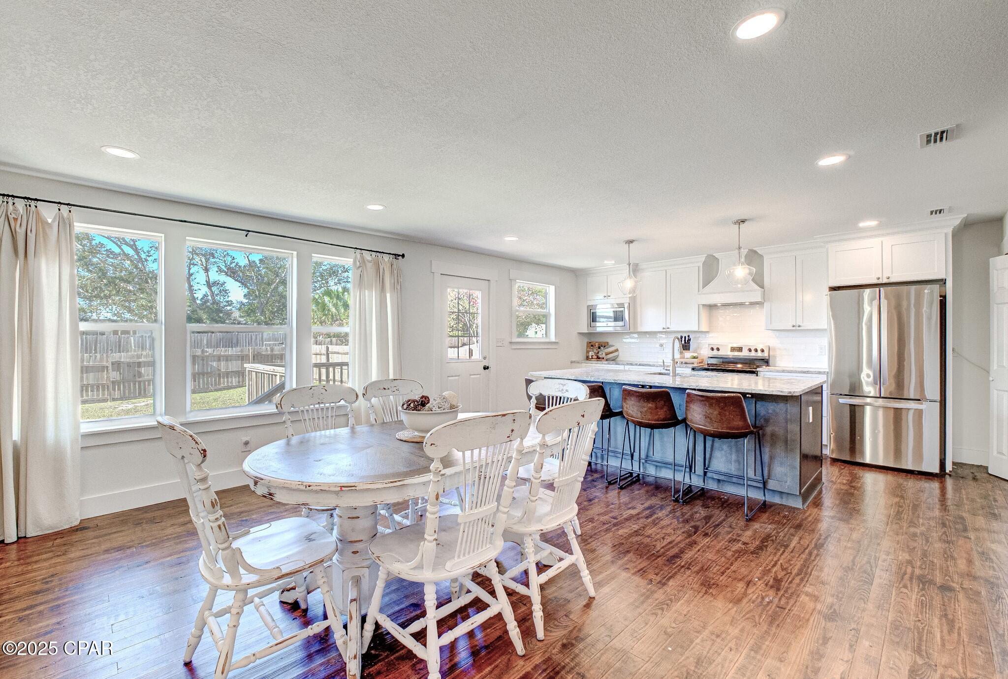 307 N Palo Alto Avenue