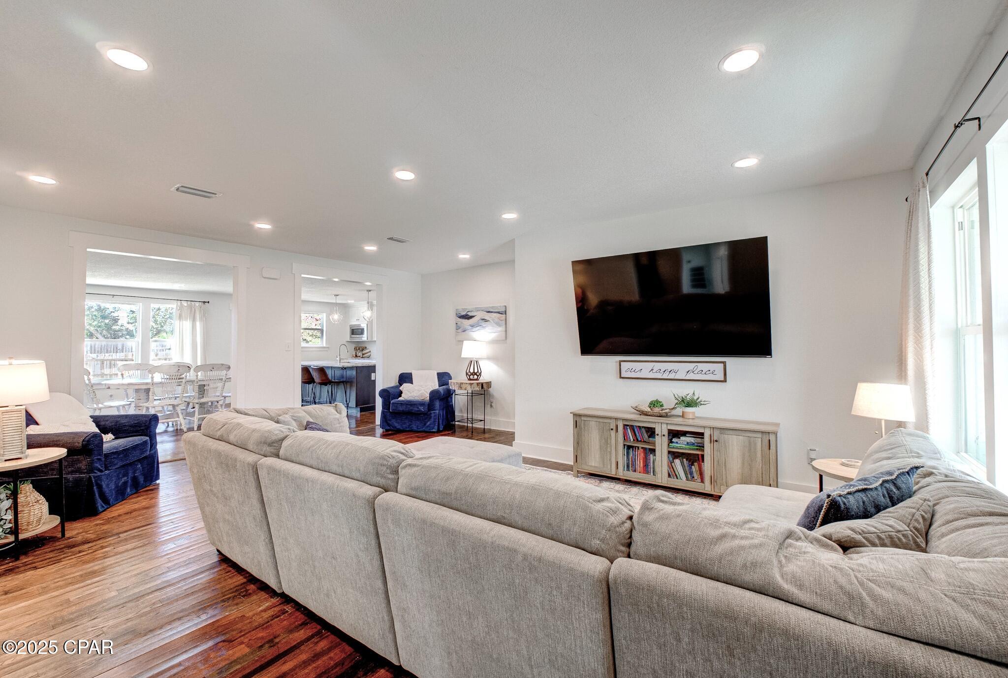 307 N Palo Alto Avenue