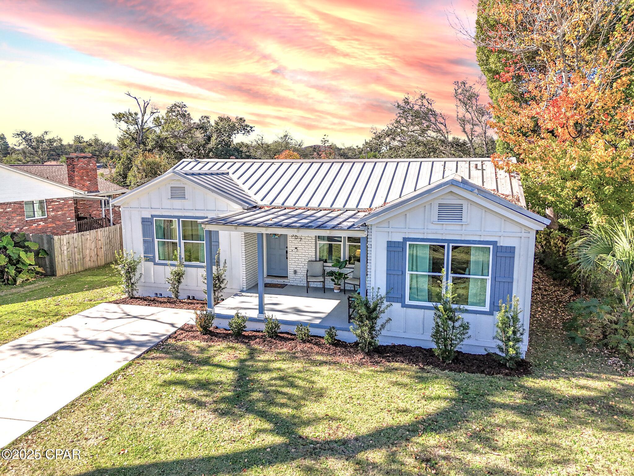 307 N Palo Alto Avenue