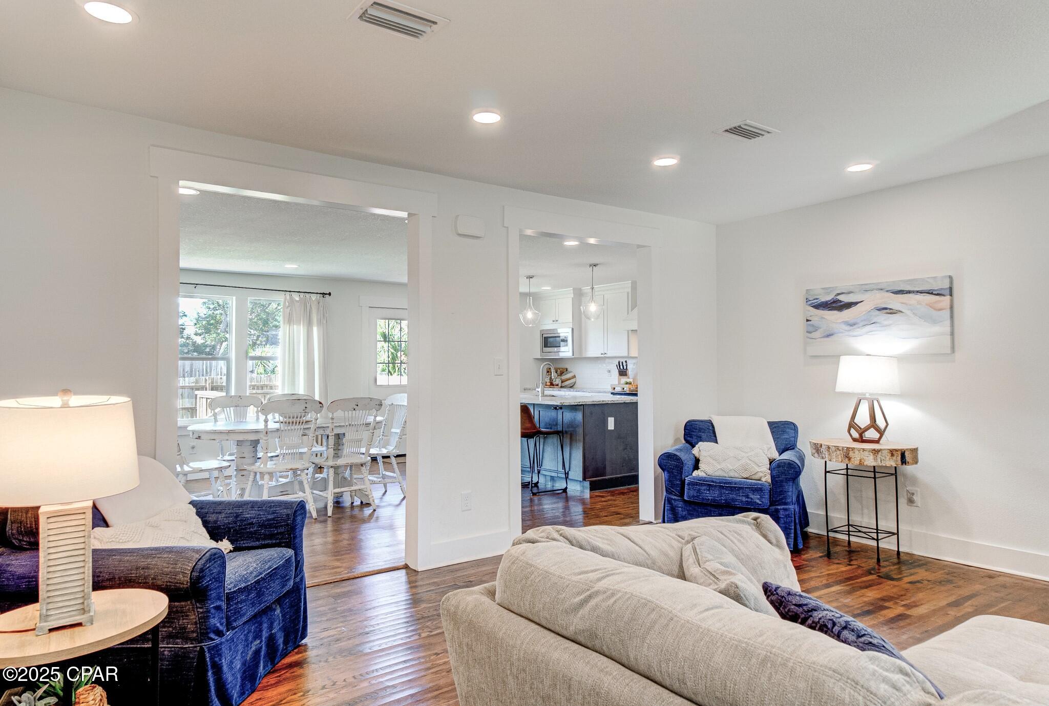 307 N Palo Alto Avenue