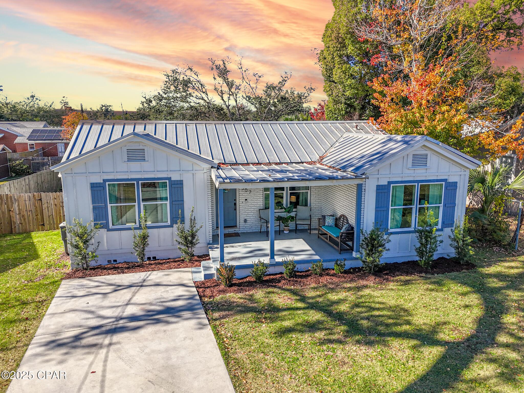 307 N Palo Alto Avenue